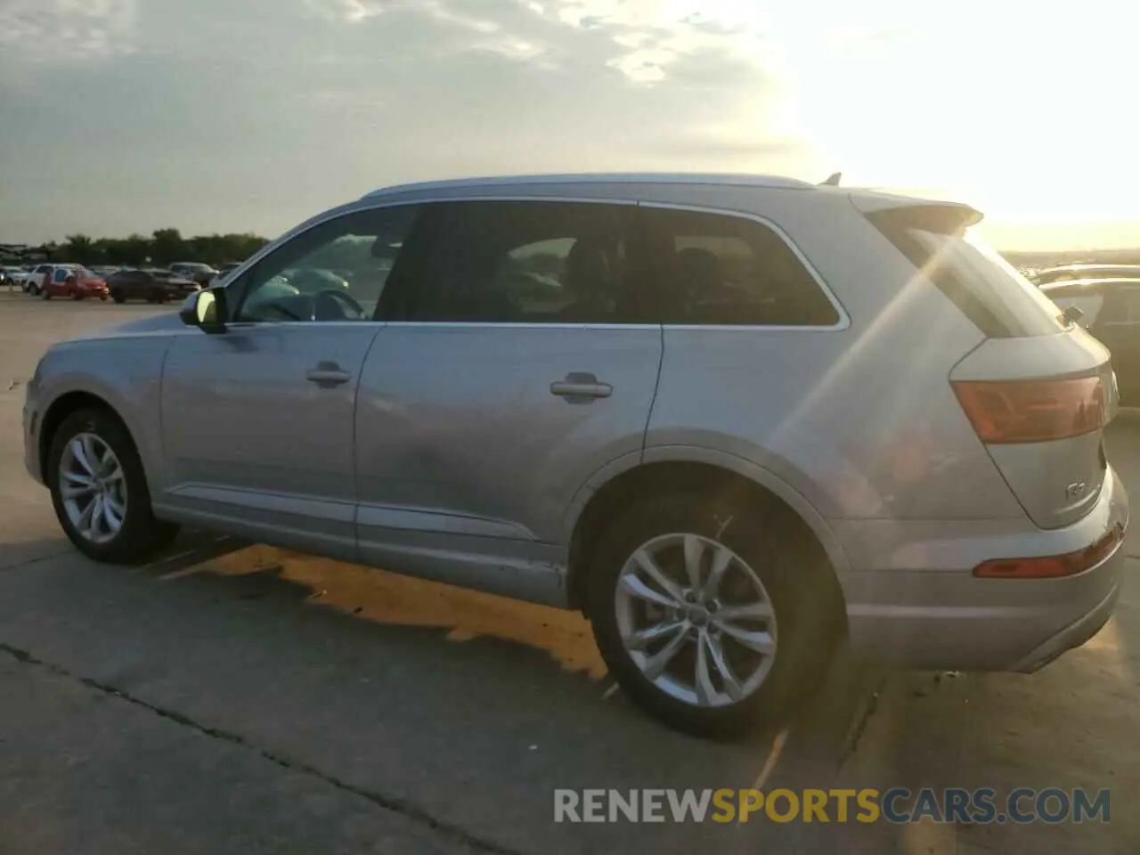 2 Photograph of a damaged car WA1LAAF74KD044433 AUDI Q7 2019