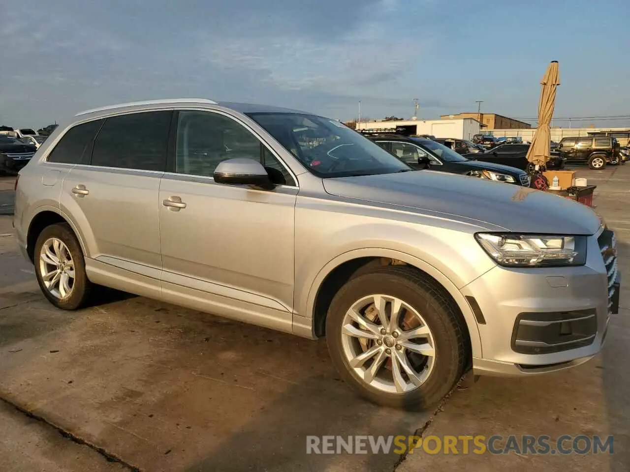 4 Photograph of a damaged car WA1LAAF74KD044433 AUDI Q7 2019