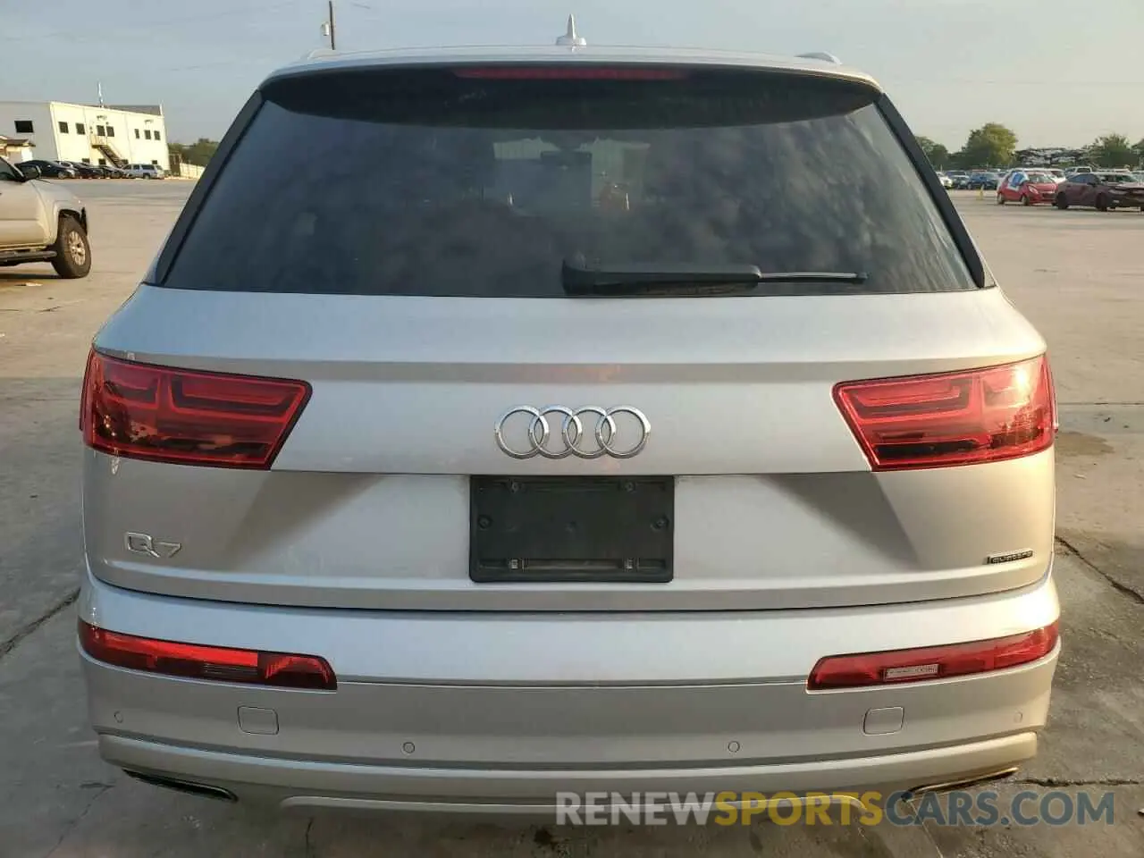 6 Photograph of a damaged car WA1LAAF74KD044433 AUDI Q7 2019