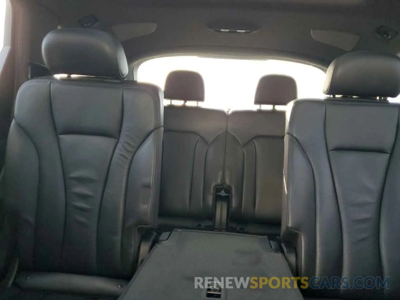10 Photograph of a damaged car WA1LAAF75KD006001 AUDI Q7 2019