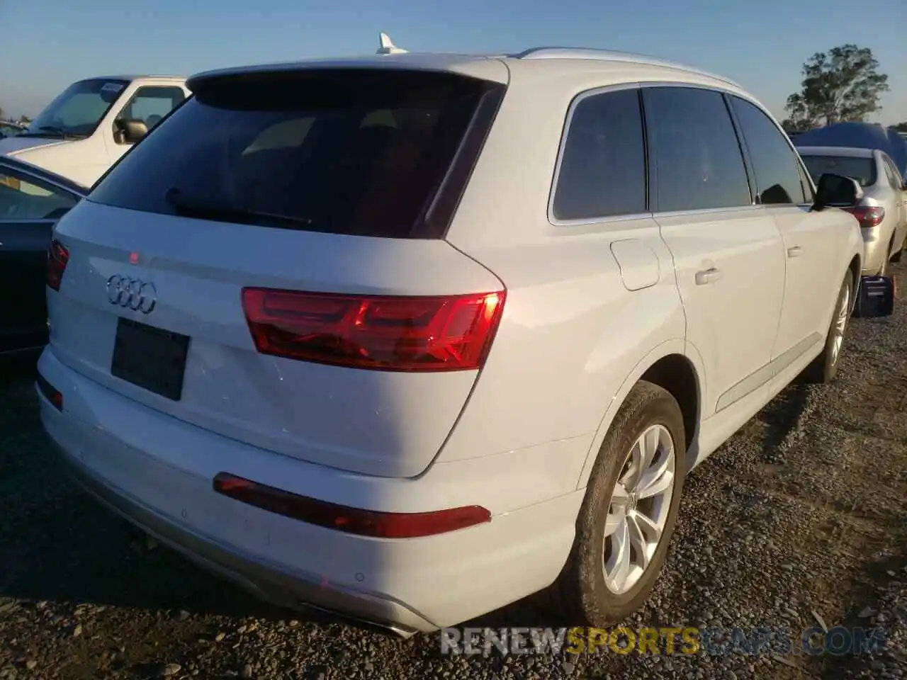 4 Photograph of a damaged car WA1LAAF75KD015894 AUDI Q7 2019