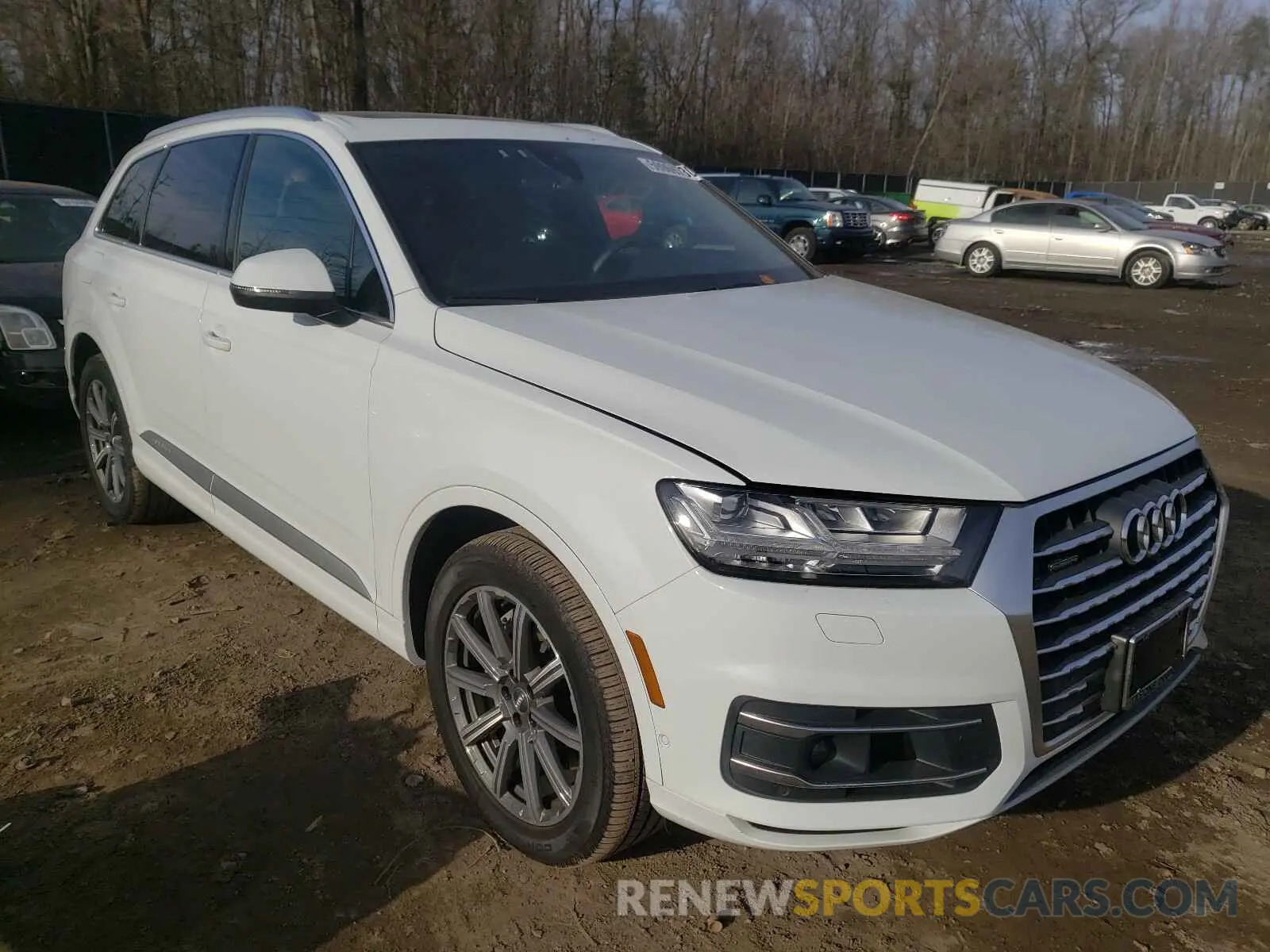 1 Photograph of a damaged car WA1LAAF75KD037099 AUDI Q7 2019