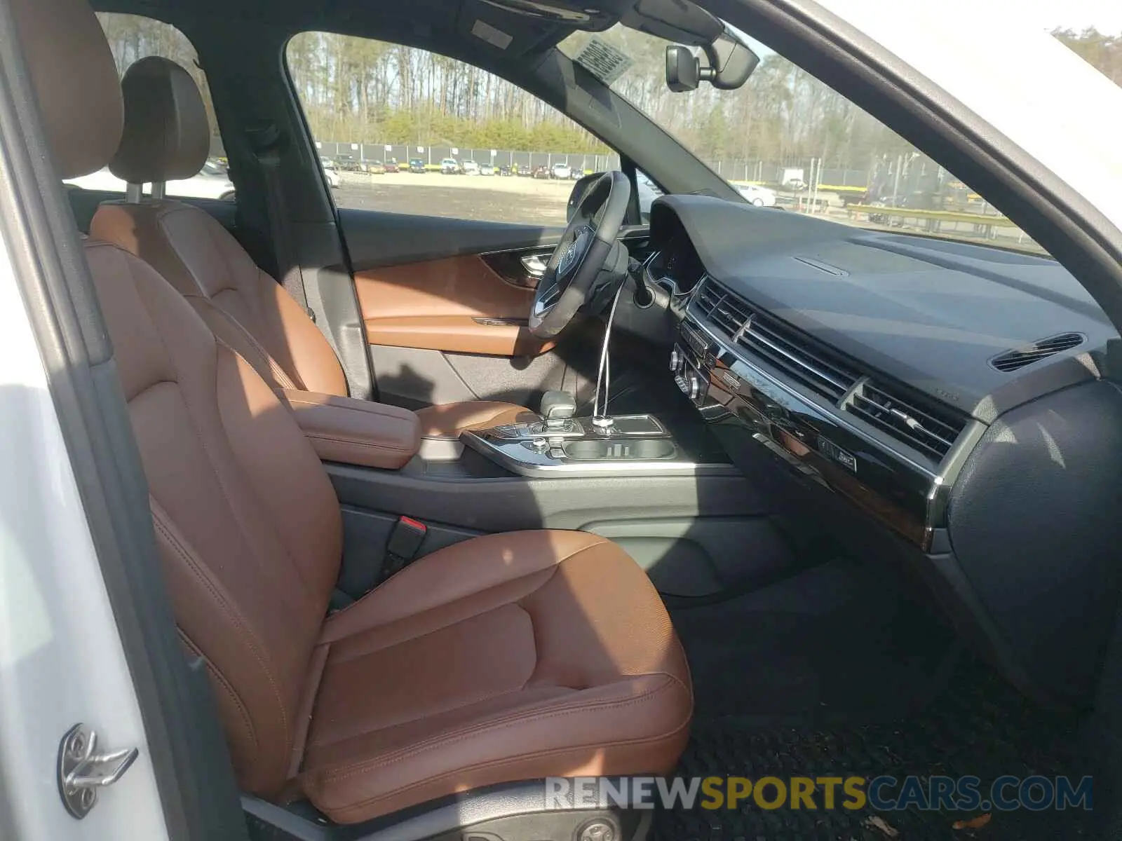 5 Photograph of a damaged car WA1LAAF75KD037099 AUDI Q7 2019