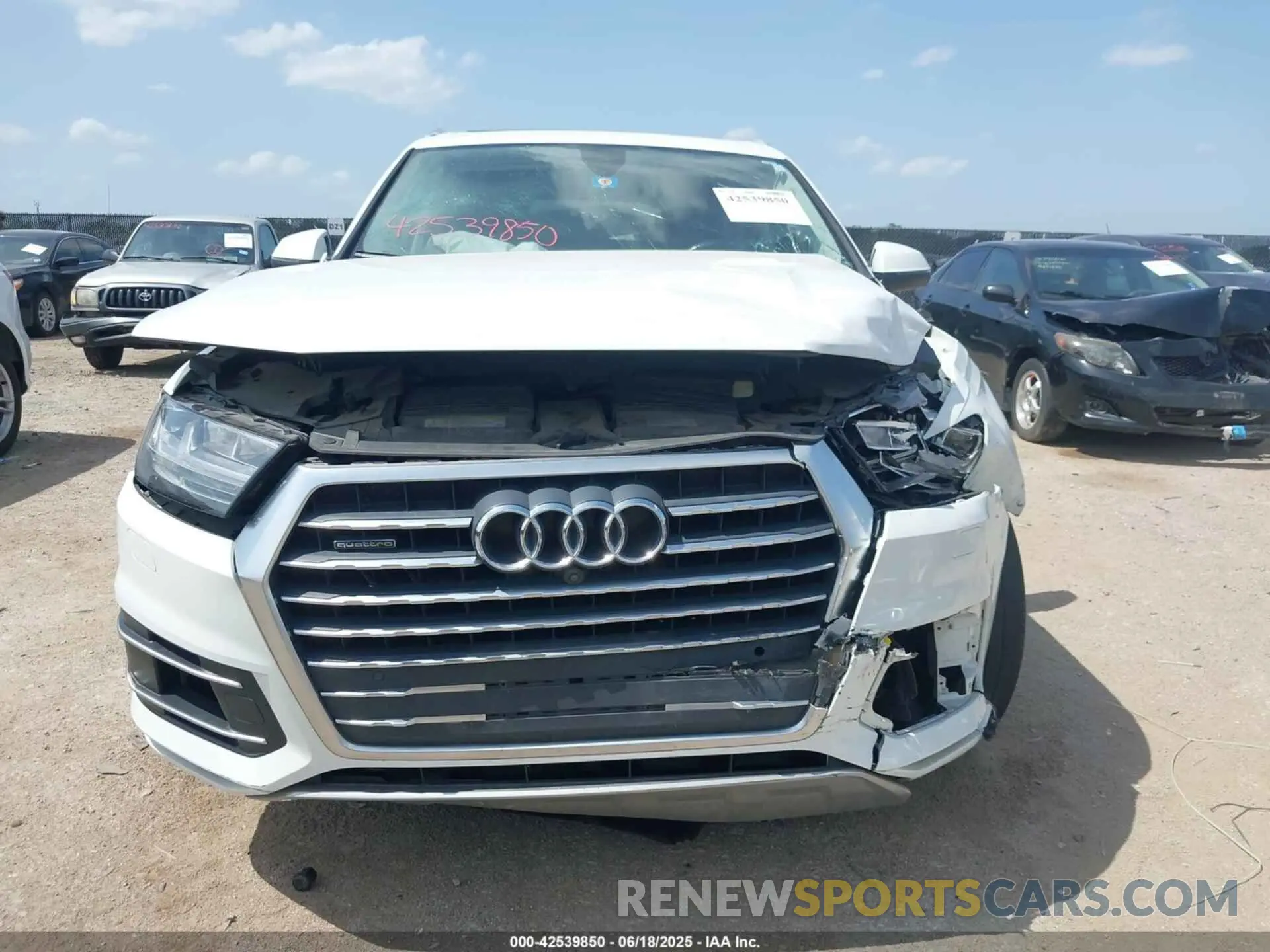 12 Photograph of a damaged car WA1LAAF75KD044439 AUDI Q7 2019