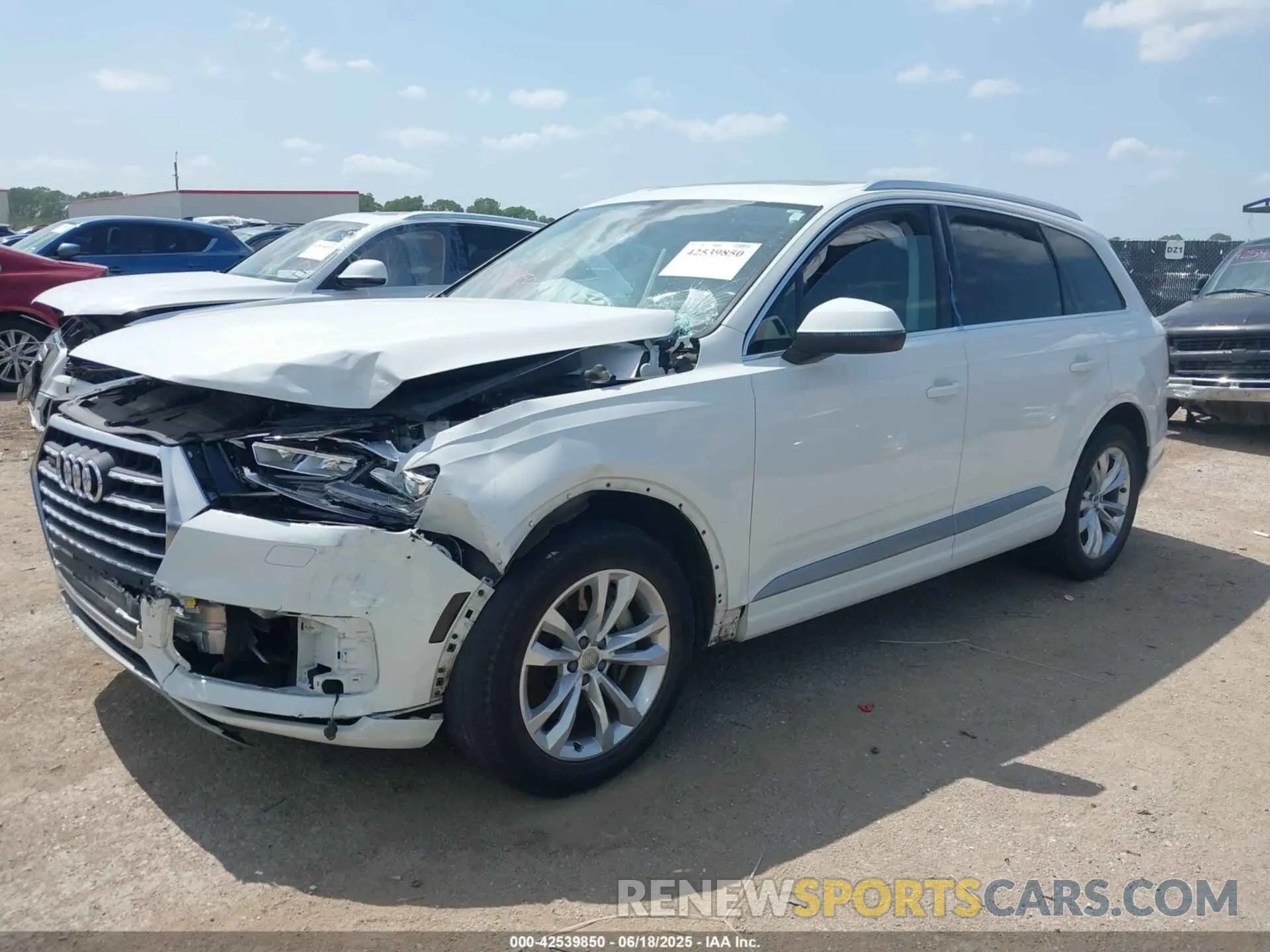 2 Photograph of a damaged car WA1LAAF75KD044439 AUDI Q7 2019