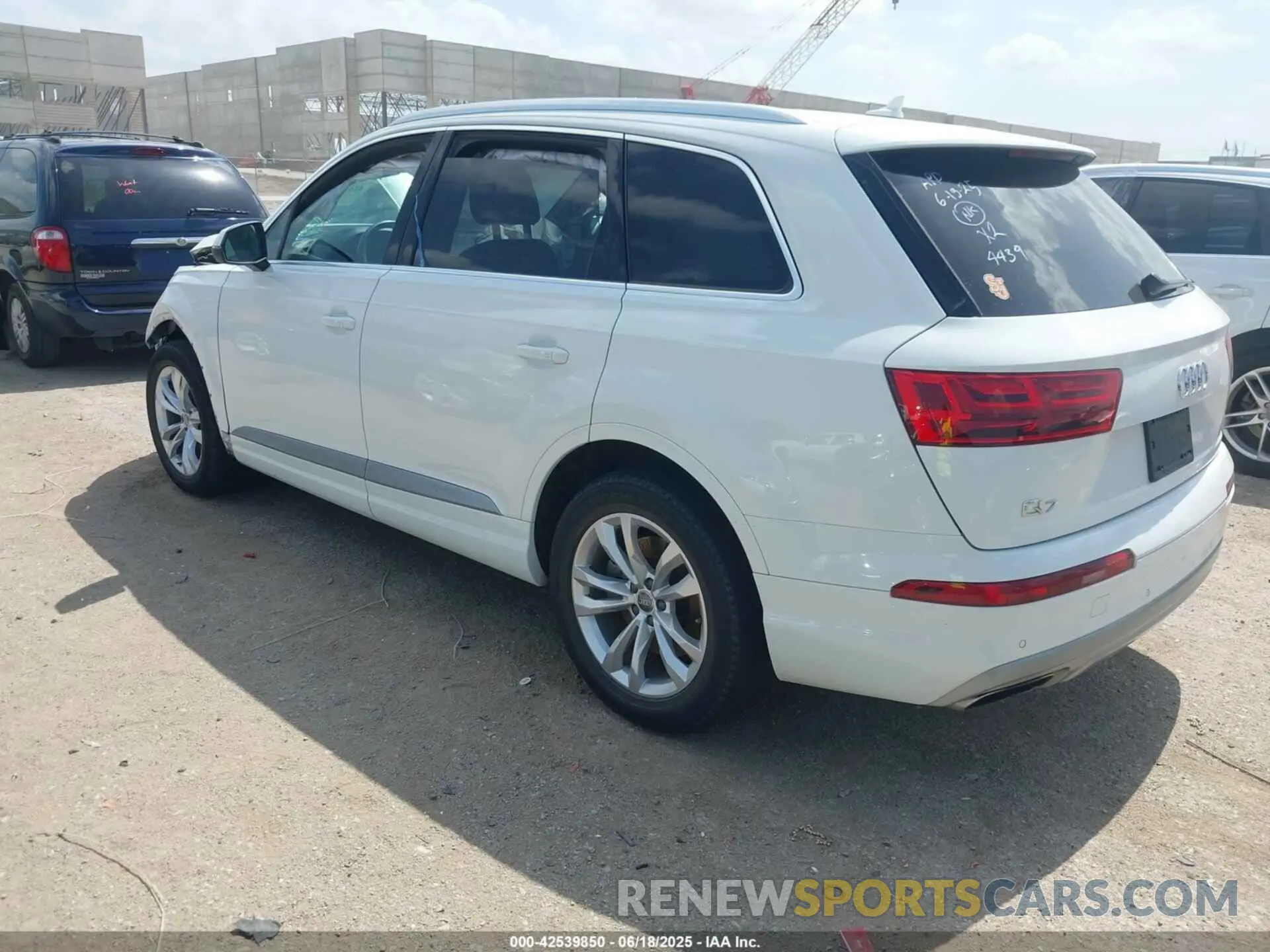 3 Photograph of a damaged car WA1LAAF75KD044439 AUDI Q7 2019