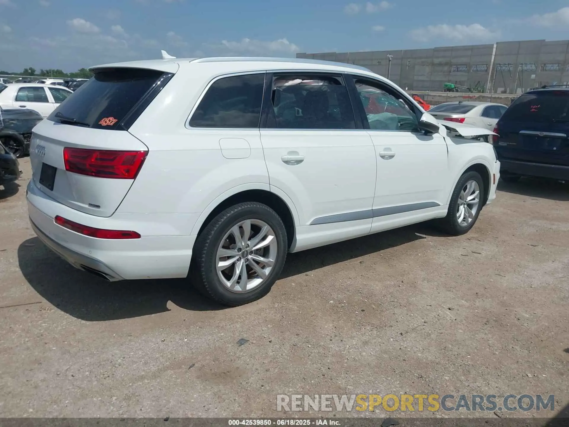 4 Photograph of a damaged car WA1LAAF75KD044439 AUDI Q7 2019