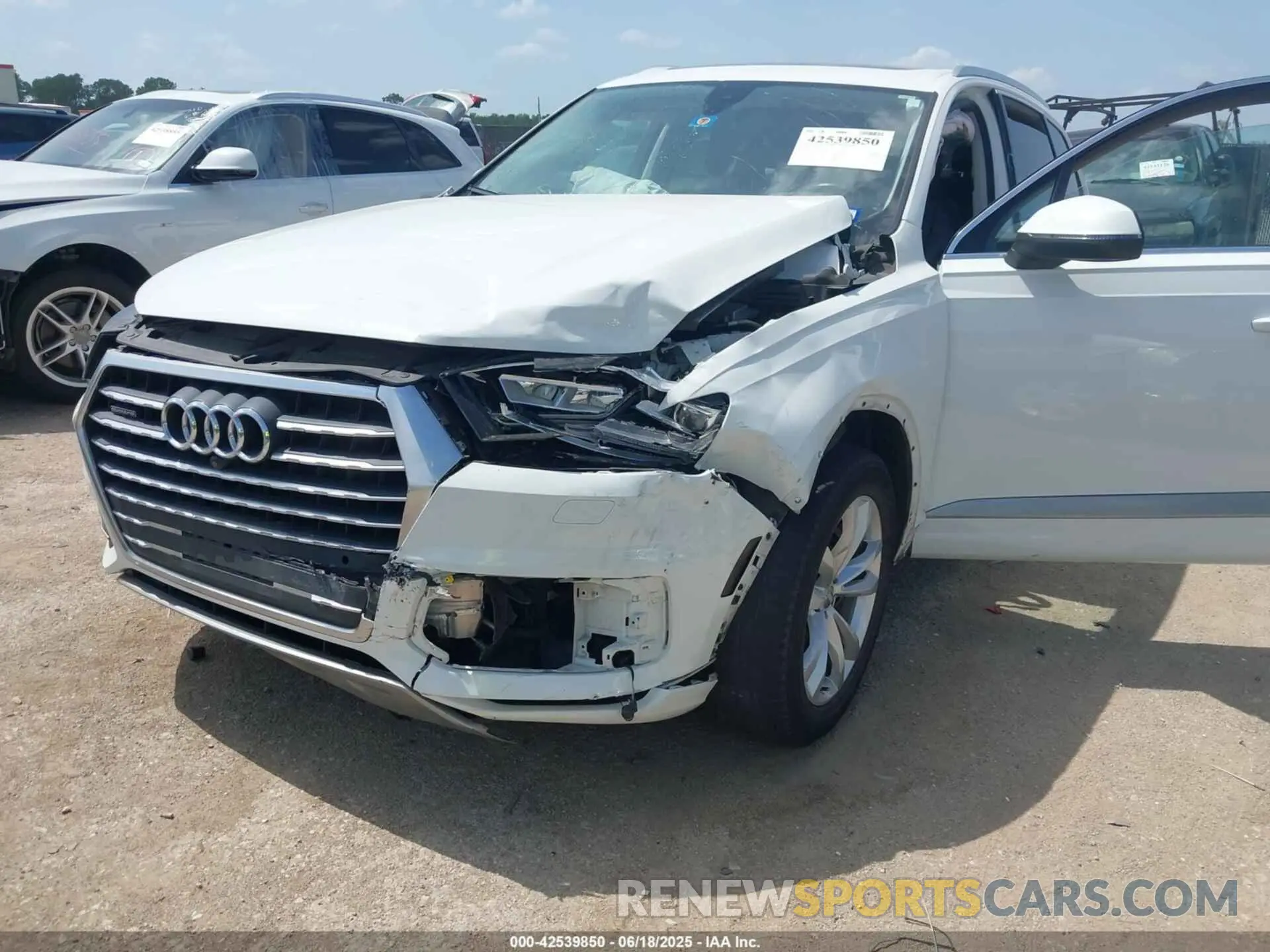 6 Photograph of a damaged car WA1LAAF75KD044439 AUDI Q7 2019