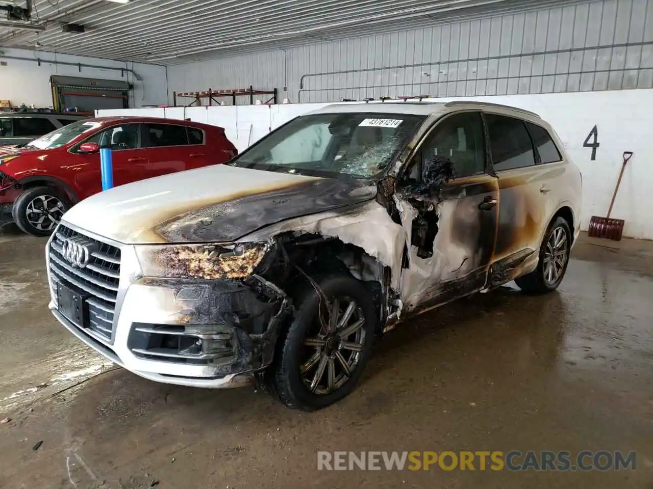 1 Photograph of a damaged car WA1LAAF76KD001308 AUDI Q7 2019