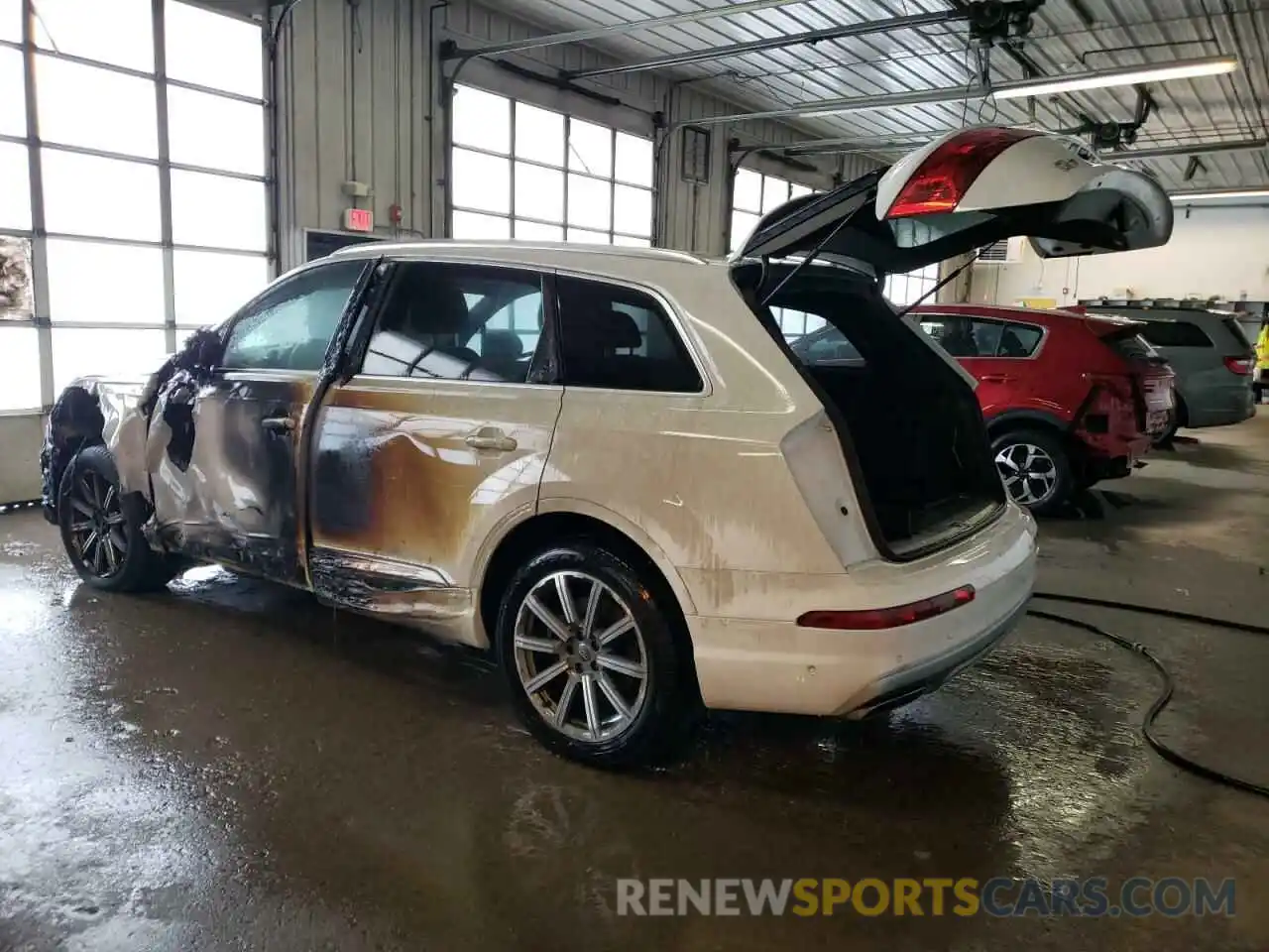 2 Photograph of a damaged car WA1LAAF76KD001308 AUDI Q7 2019