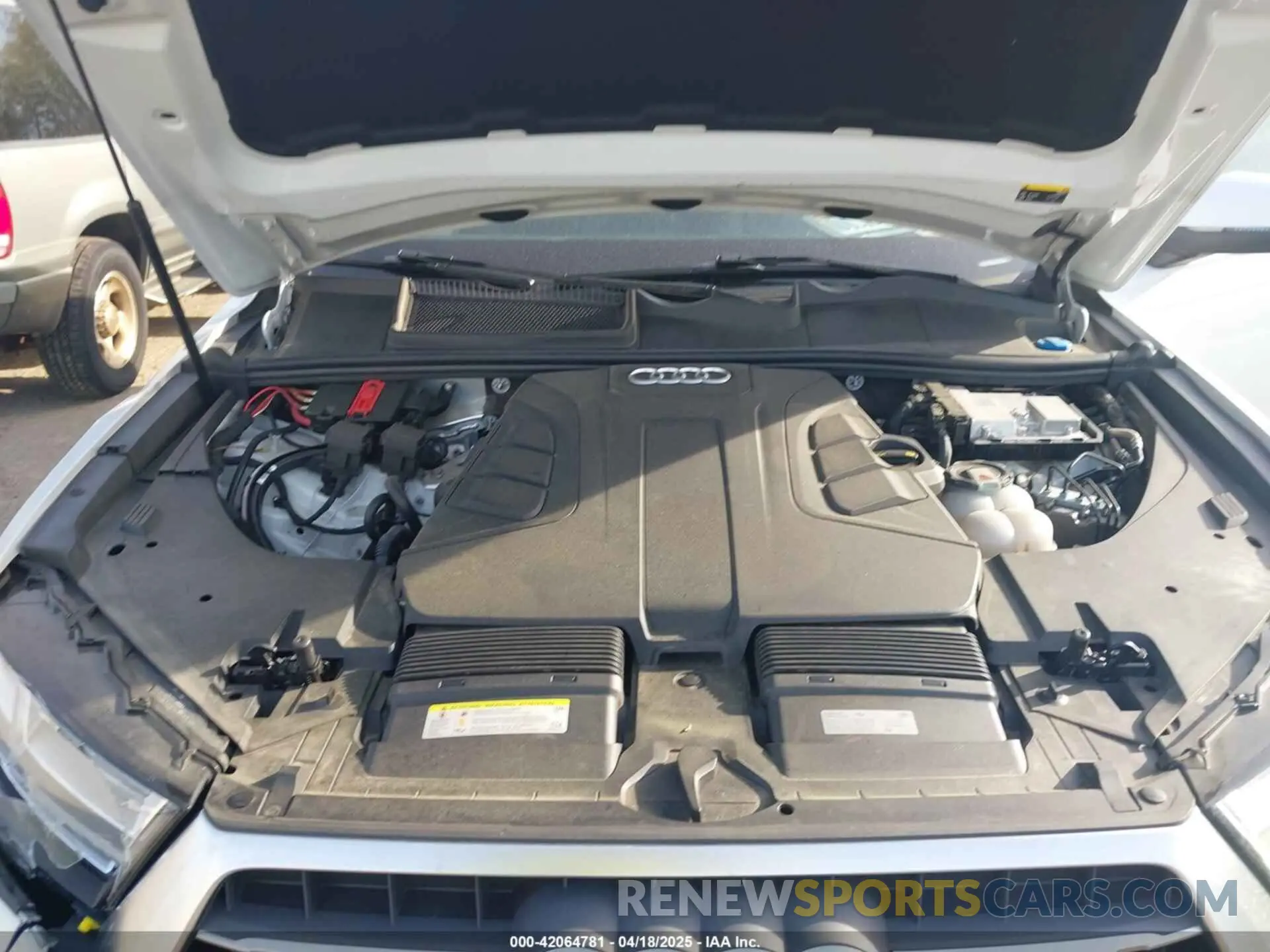 10 Photograph of a damaged car WA1LAAF76KD032719 AUDI Q7 2019