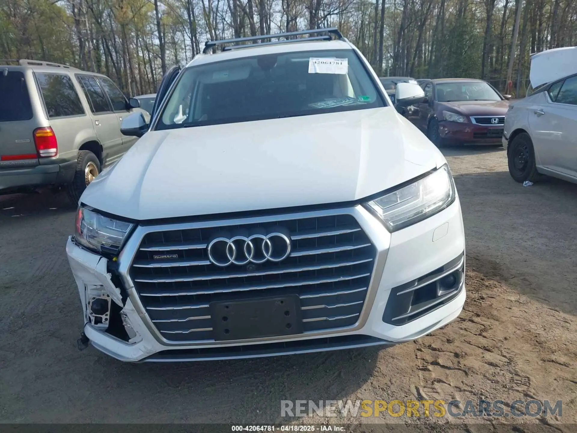 11 Photograph of a damaged car WA1LAAF76KD032719 AUDI Q7 2019