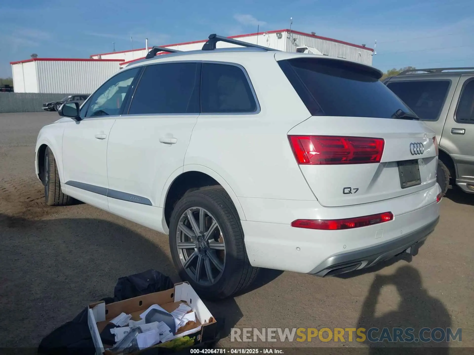 3 Photograph of a damaged car WA1LAAF76KD032719 AUDI Q7 2019