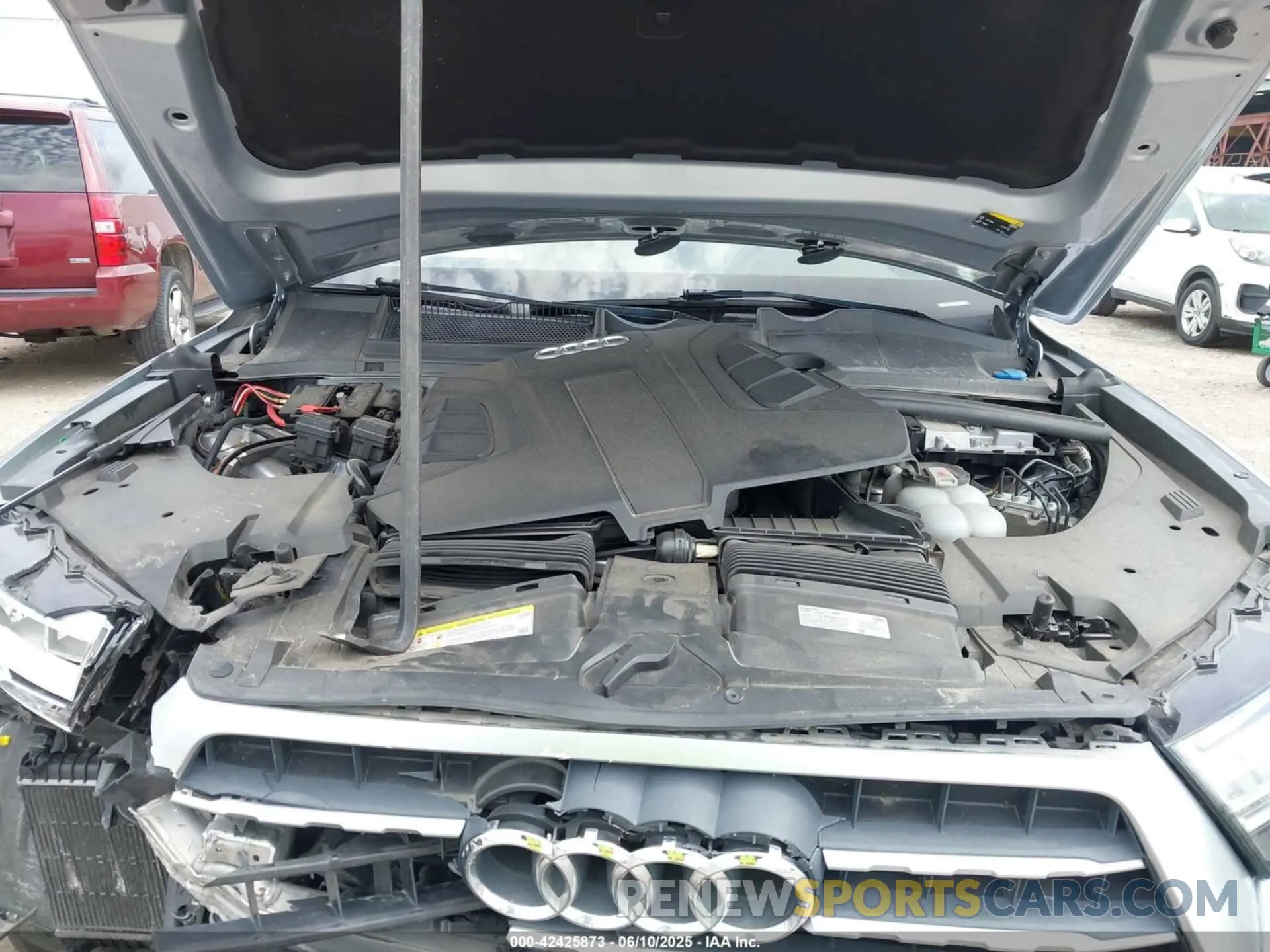 10 Photograph of a damaged car WA1LAAF76KD042912 AUDI Q7 2019