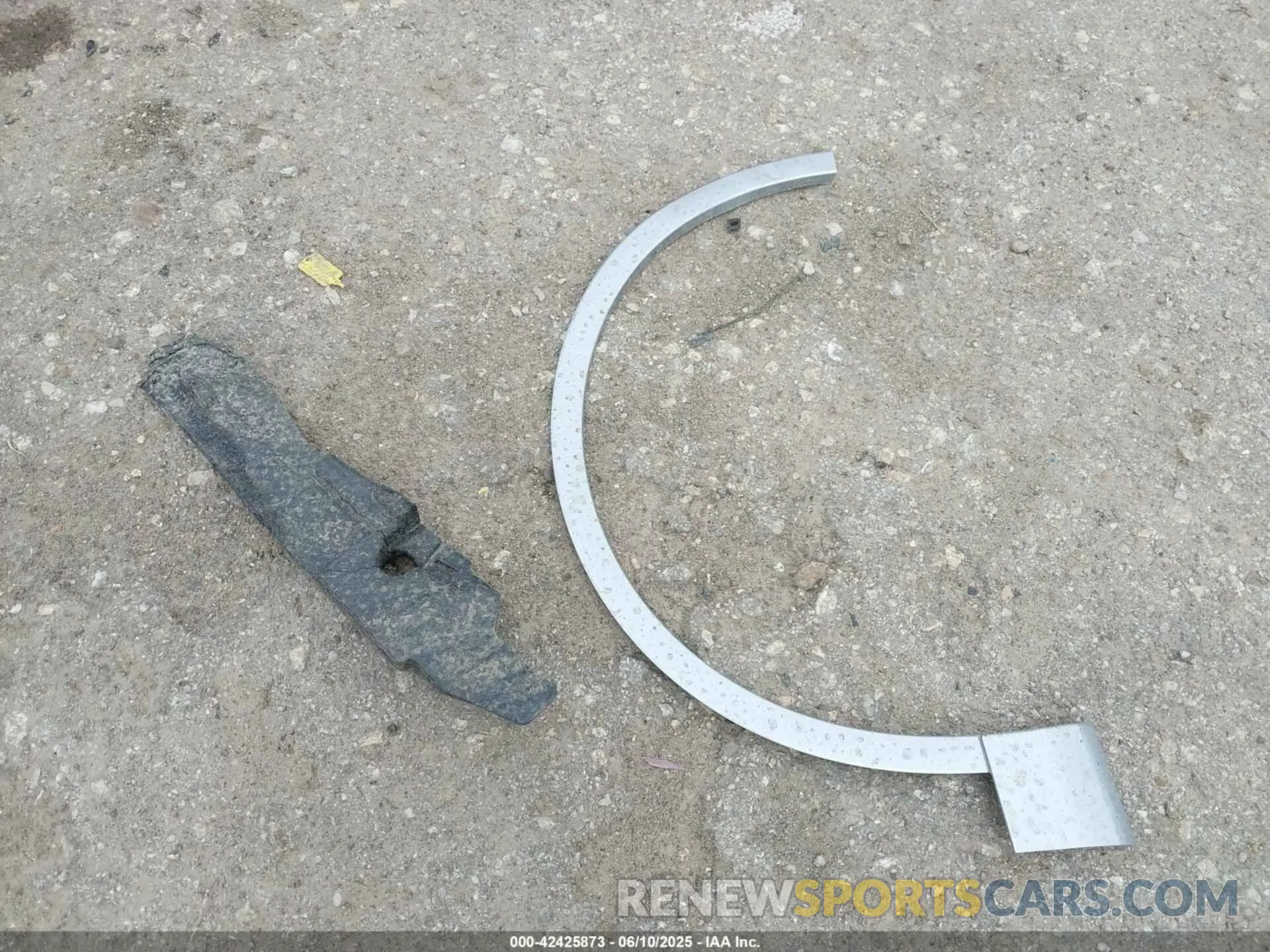 11 Photograph of a damaged car WA1LAAF76KD042912 AUDI Q7 2019