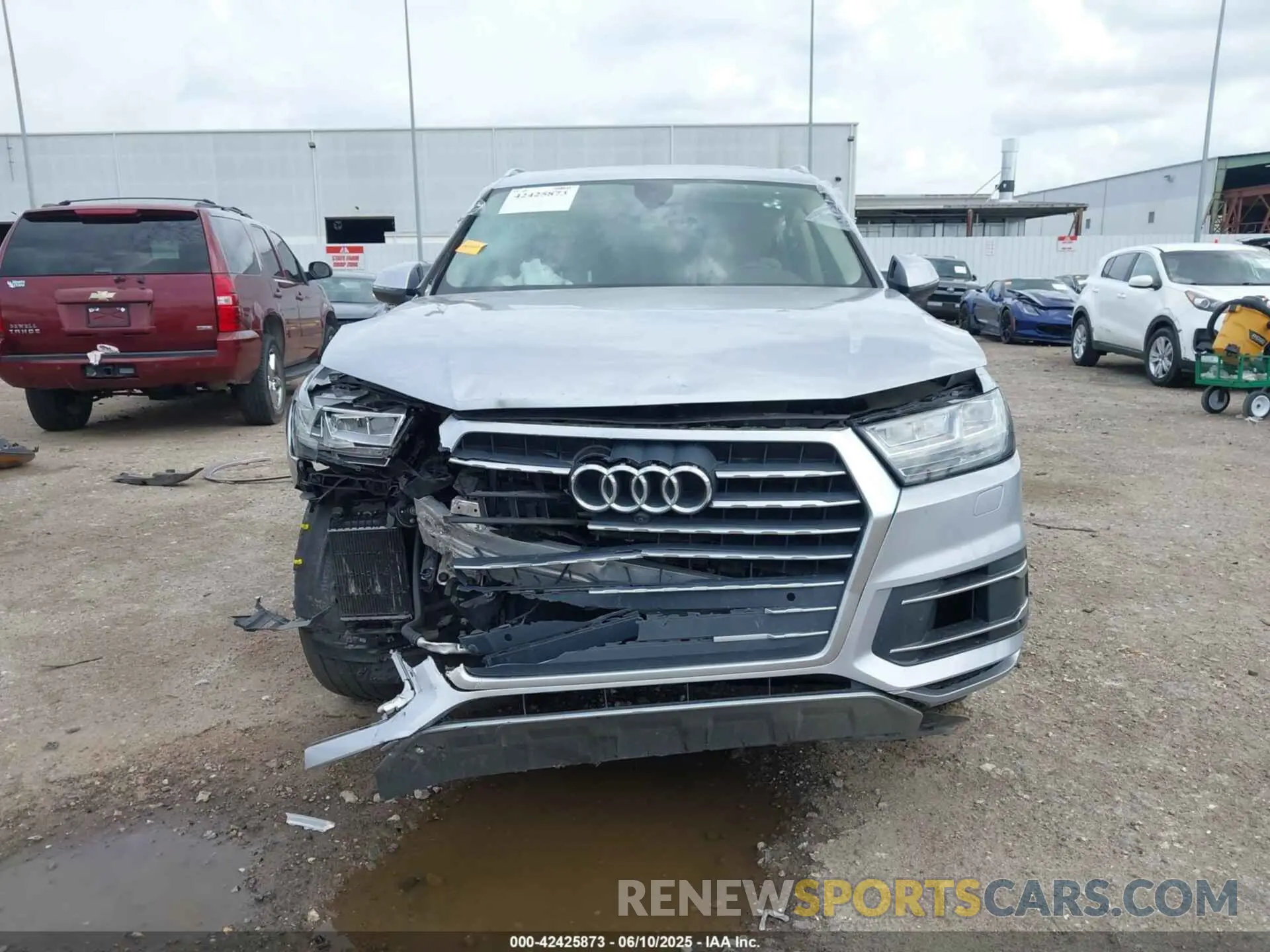 12 Photograph of a damaged car WA1LAAF76KD042912 AUDI Q7 2019