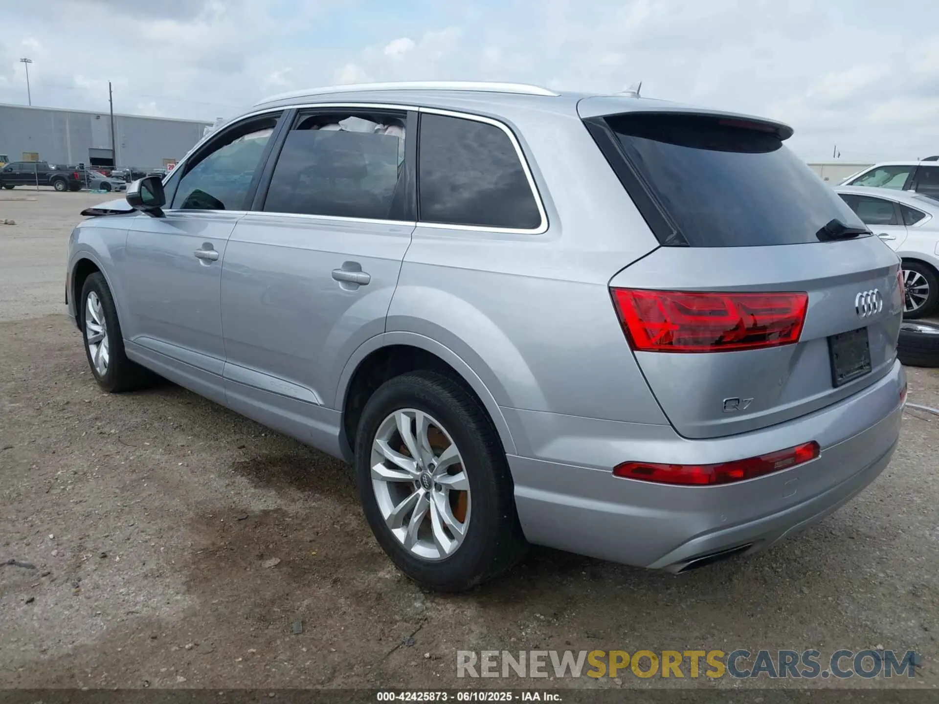 3 Photograph of a damaged car WA1LAAF76KD042912 AUDI Q7 2019