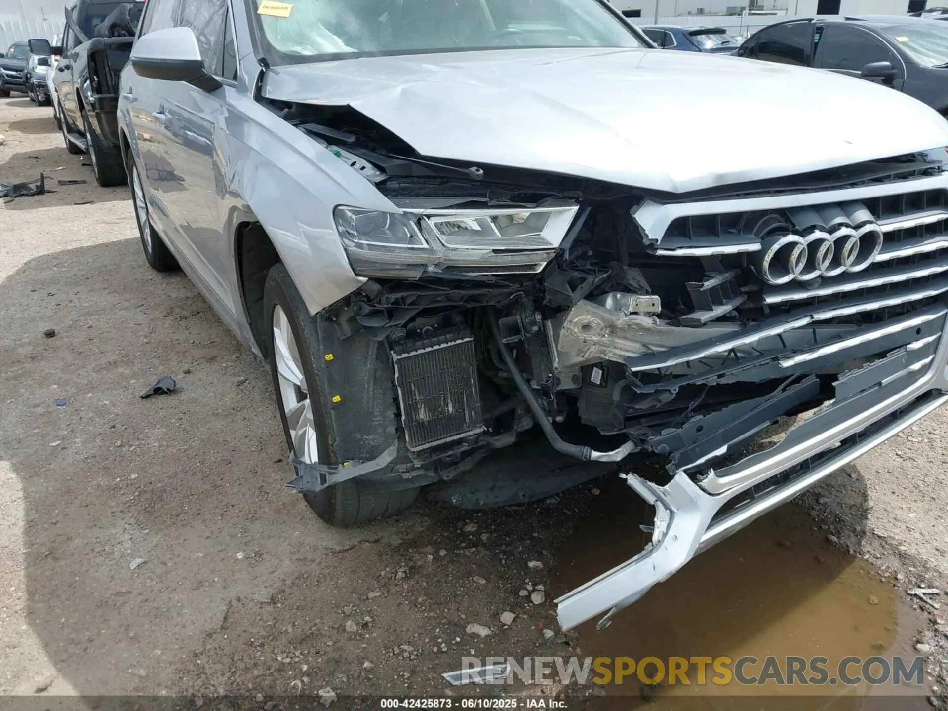 6 Photograph of a damaged car WA1LAAF76KD042912 AUDI Q7 2019