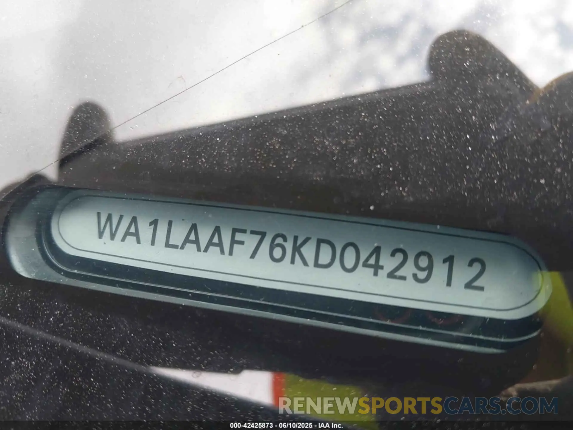 9 Photograph of a damaged car WA1LAAF76KD042912 AUDI Q7 2019