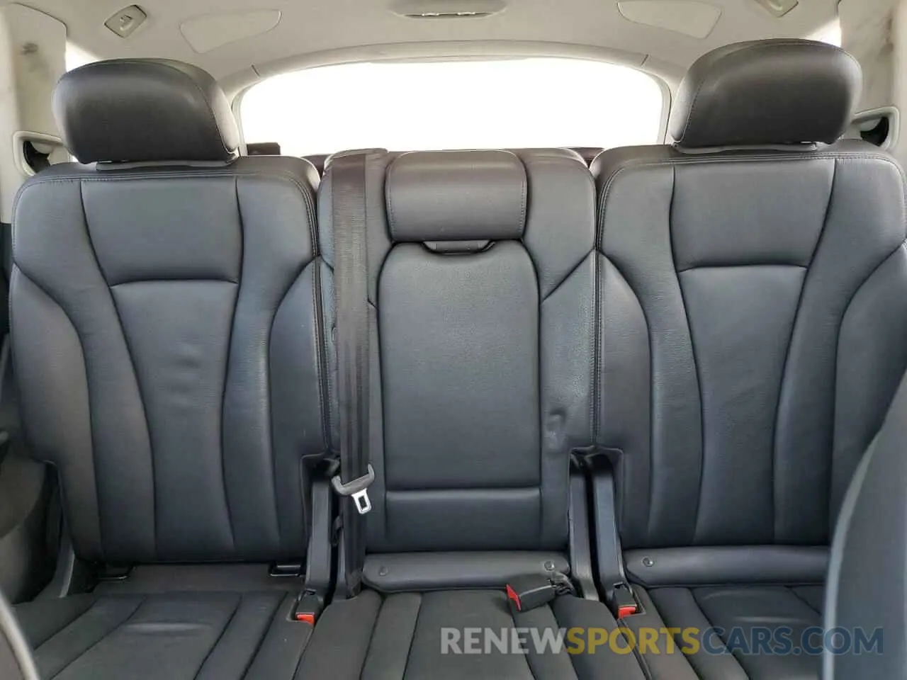 10 Photograph of a damaged car WA1LAAF76KD044806 AUDI Q7 2019