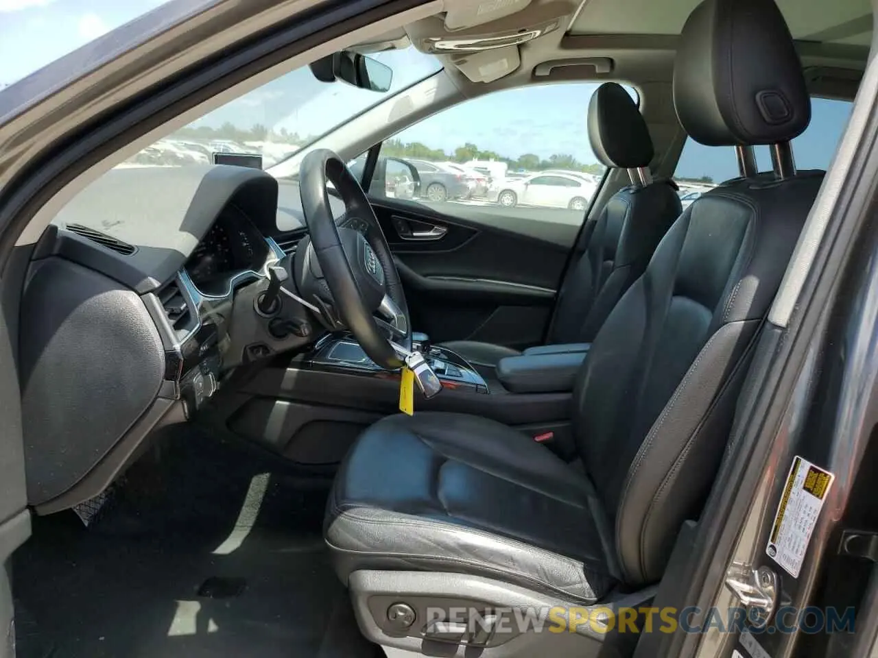7 Photograph of a damaged car WA1LAAF76KD044806 AUDI Q7 2019