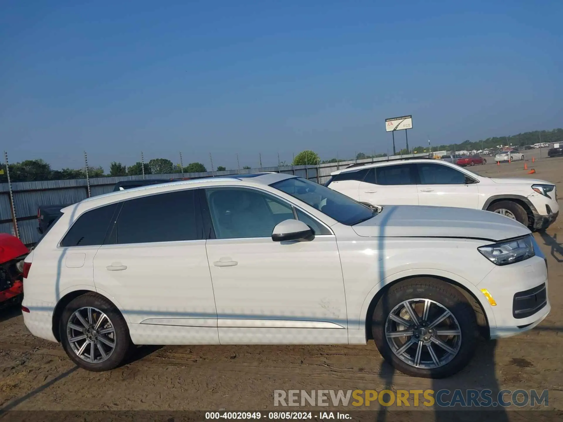 13 Photograph of a damaged car WA1LAAF76KD048368 AUDI Q7 2019