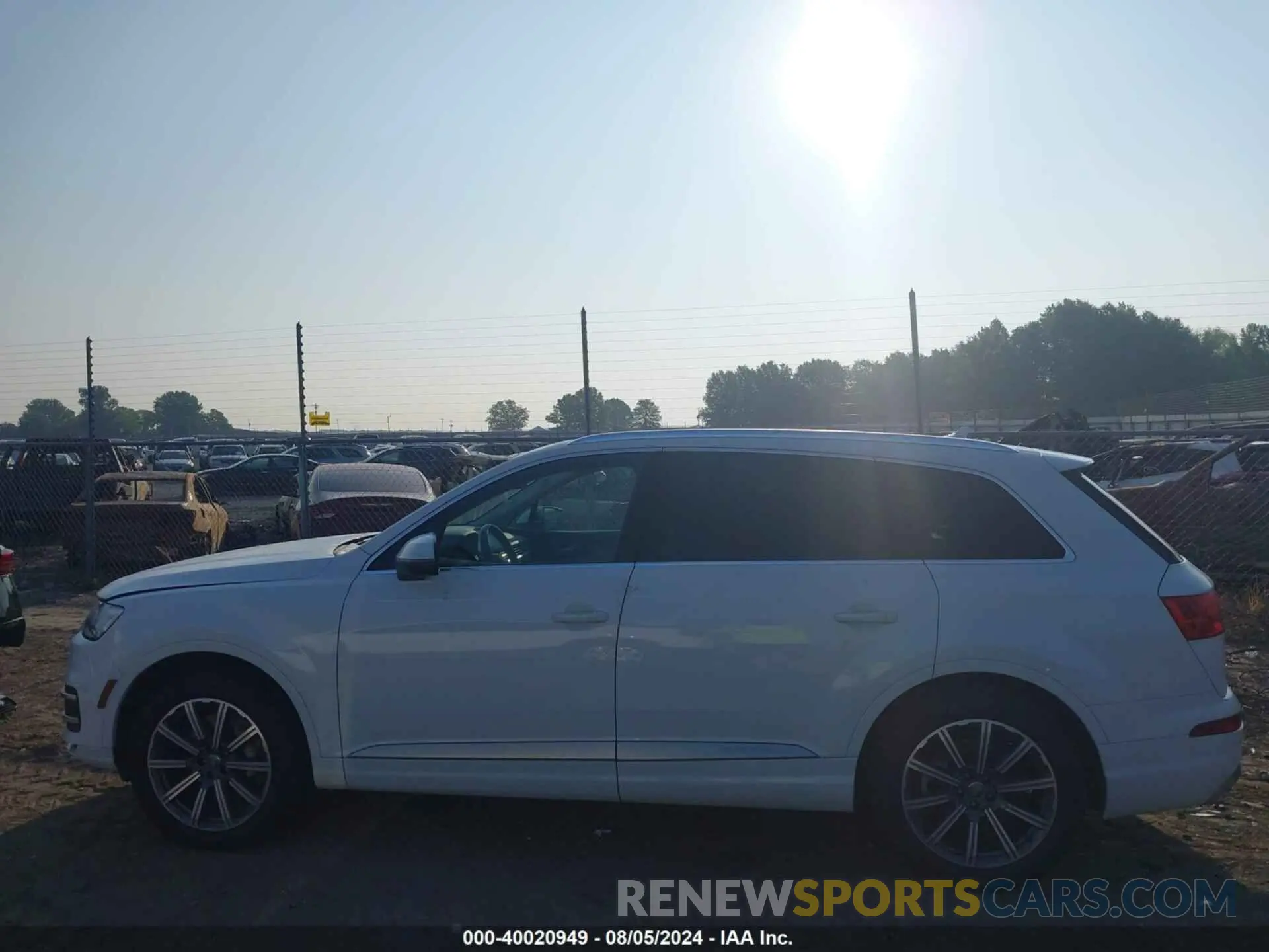 14 Photograph of a damaged car WA1LAAF76KD048368 AUDI Q7 2019