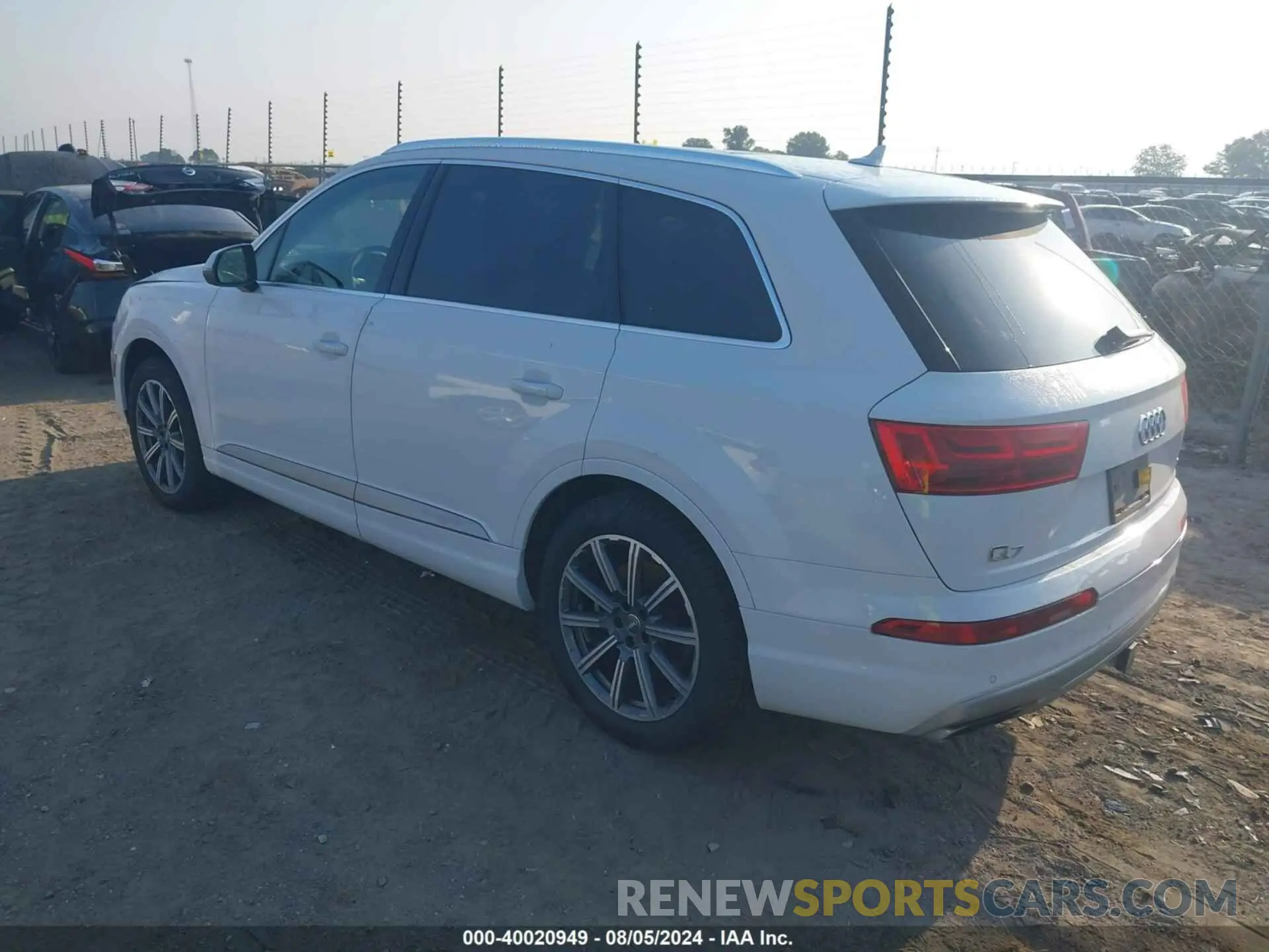 3 Photograph of a damaged car WA1LAAF76KD048368 AUDI Q7 2019