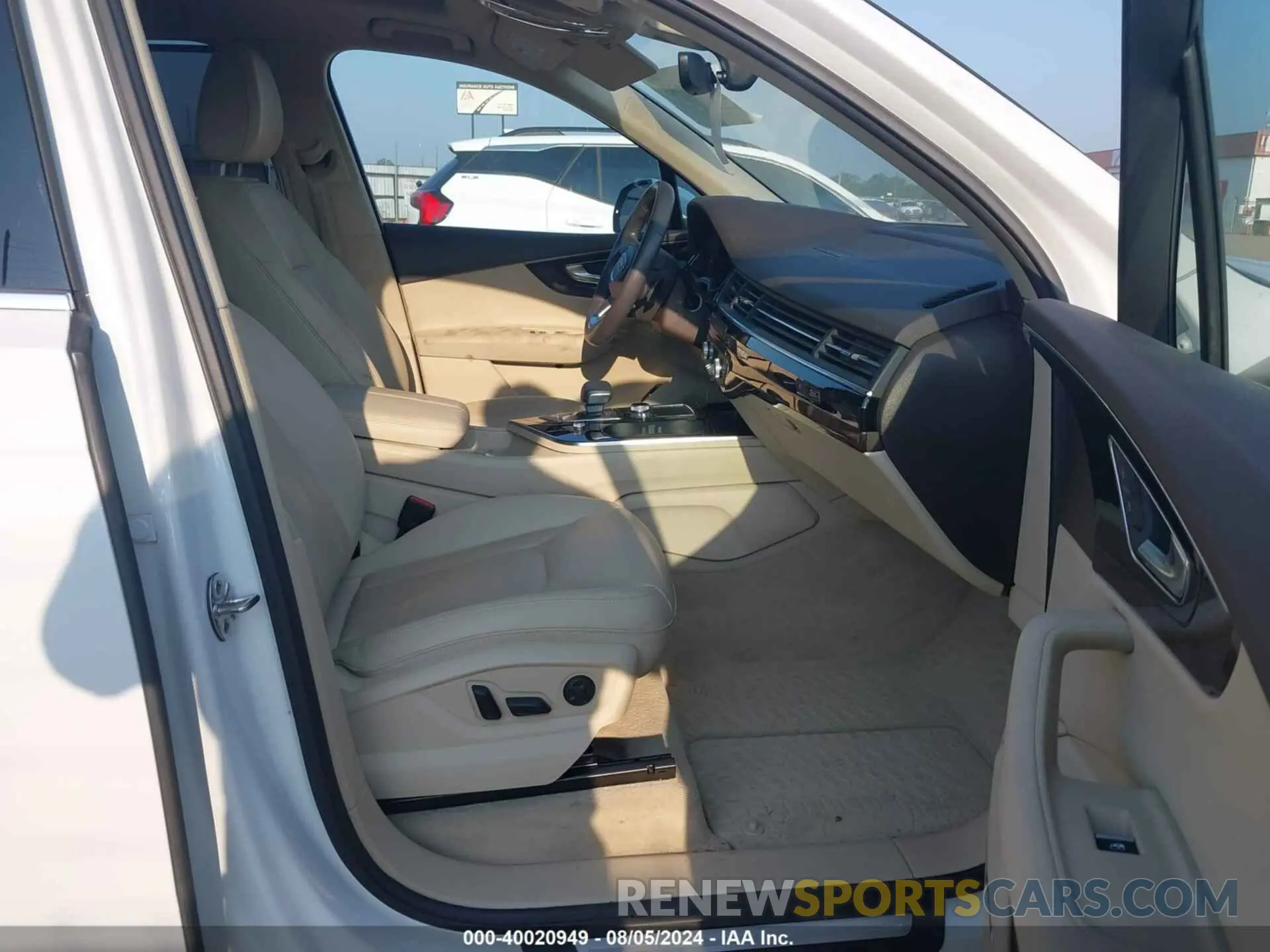 5 Photograph of a damaged car WA1LAAF76KD048368 AUDI Q7 2019