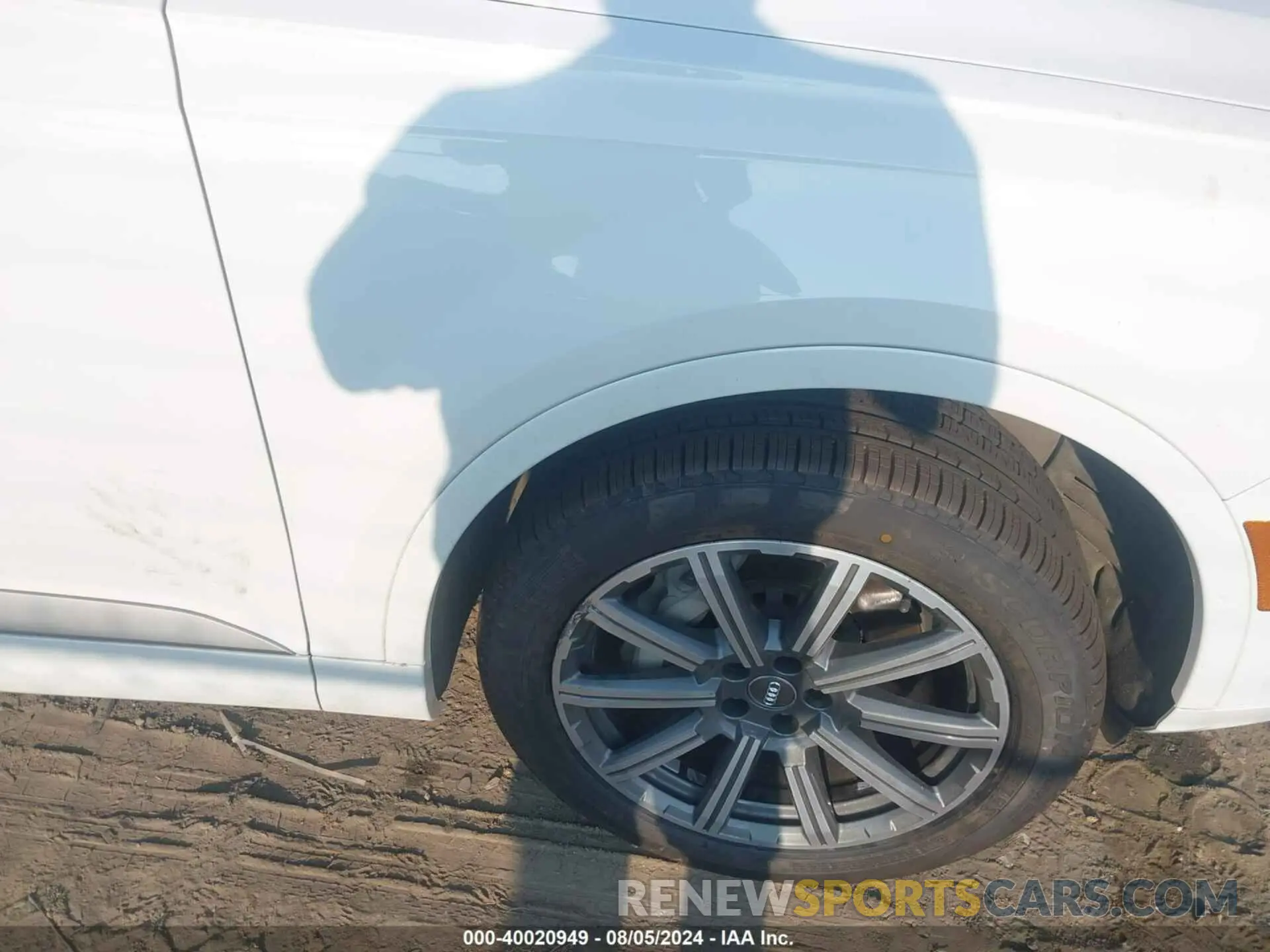 6 Photograph of a damaged car WA1LAAF76KD048368 AUDI Q7 2019