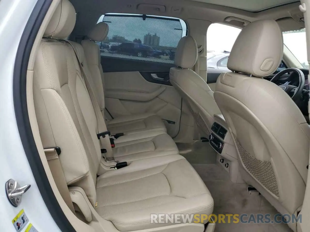 11 Photograph of a damaged car WA1LAAF76KD048936 AUDI Q7 2019