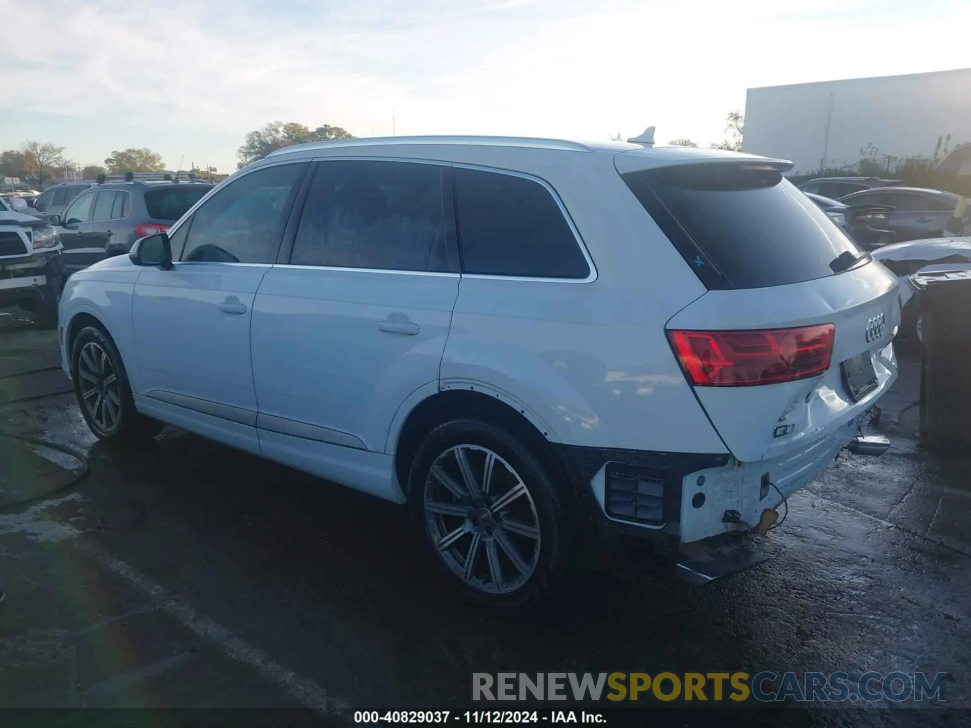14 Photograph of a damaged car WA1LAAF77KD007411 AUDI Q7 2019