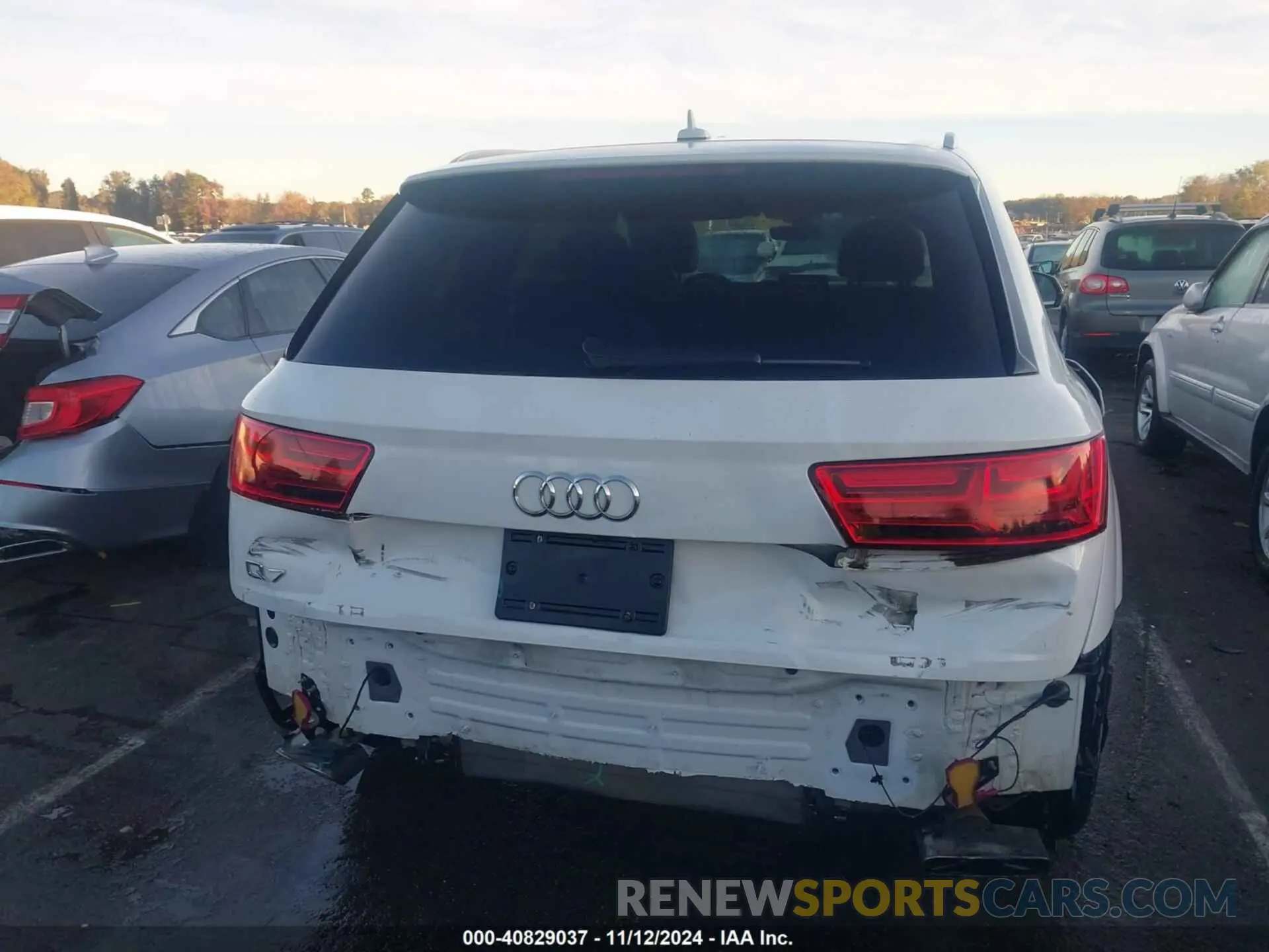 16 Photograph of a damaged car WA1LAAF77KD007411 AUDI Q7 2019
