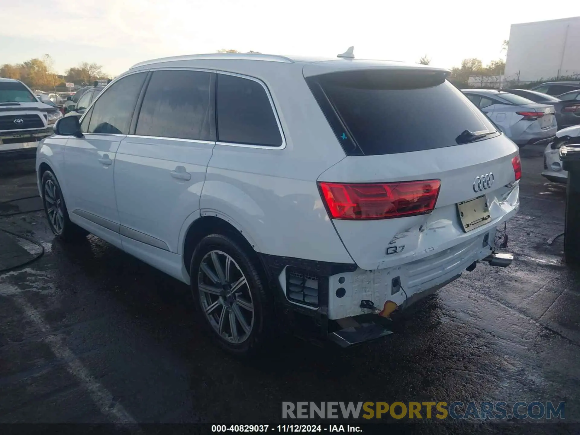 3 Photograph of a damaged car WA1LAAF77KD007411 AUDI Q7 2019
