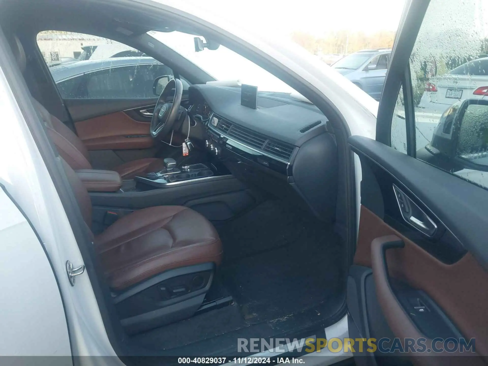 5 Photograph of a damaged car WA1LAAF77KD007411 AUDI Q7 2019