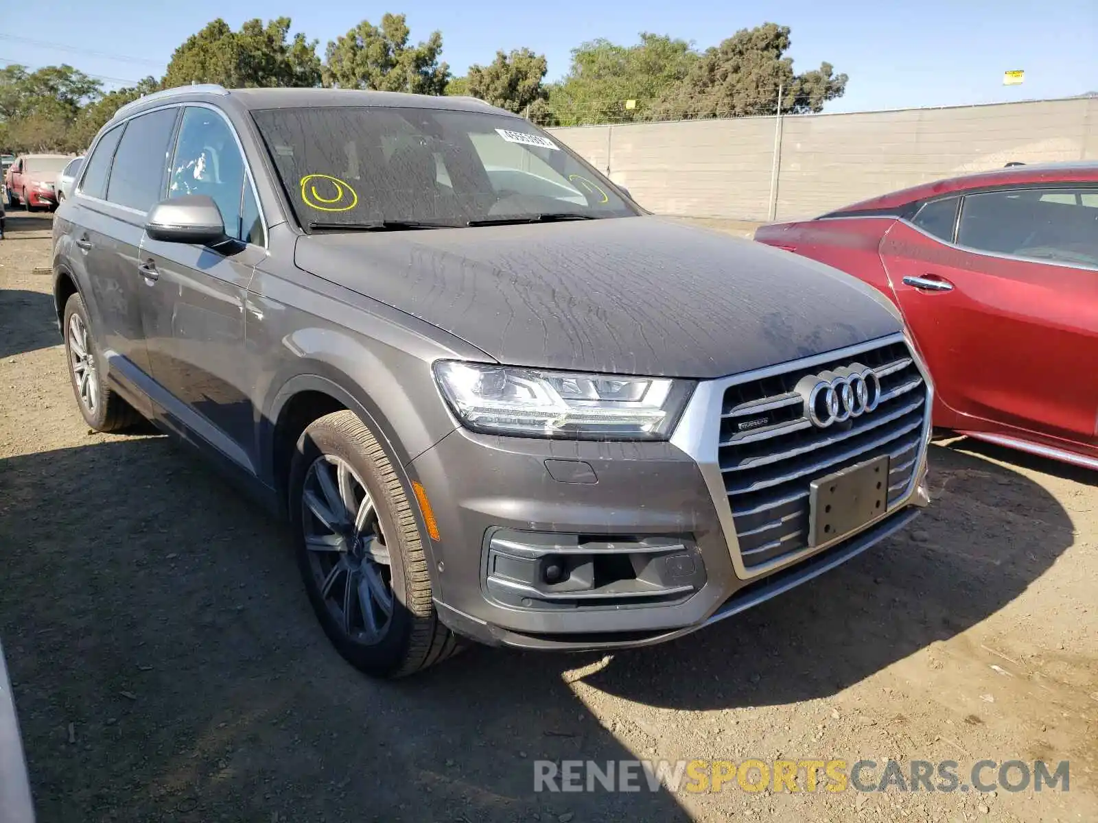 1 Photograph of a damaged car WA1LAAF77KD007697 AUDI Q7 2019