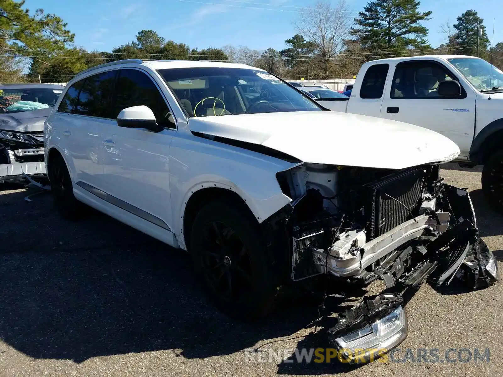 1 Photograph of a damaged car WA1LAAF77KD044202 AUDI Q7 2019