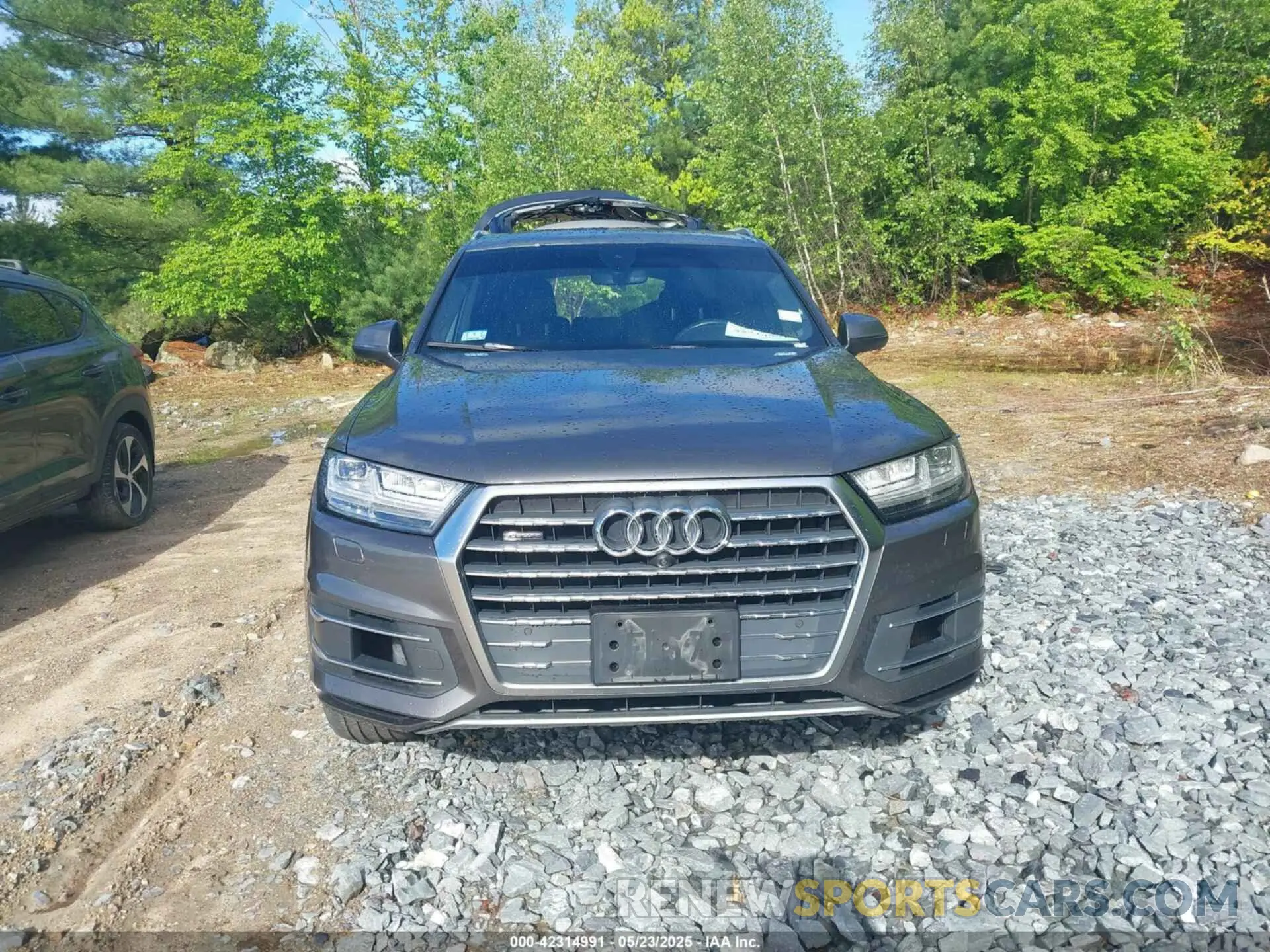 12 Photograph of a damaged car WA1LAAF78KD001374 AUDI Q7 2019