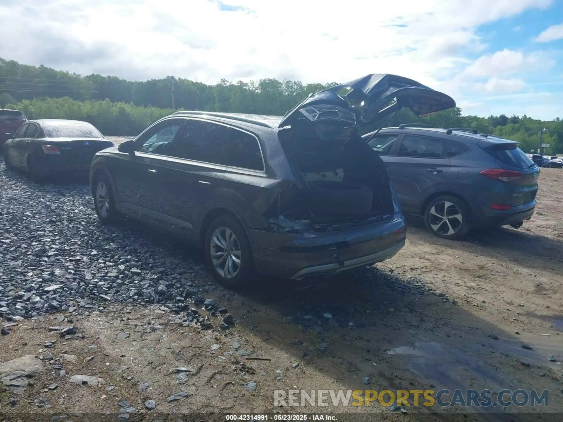 3 Photograph of a damaged car WA1LAAF78KD001374 AUDI Q7 2019