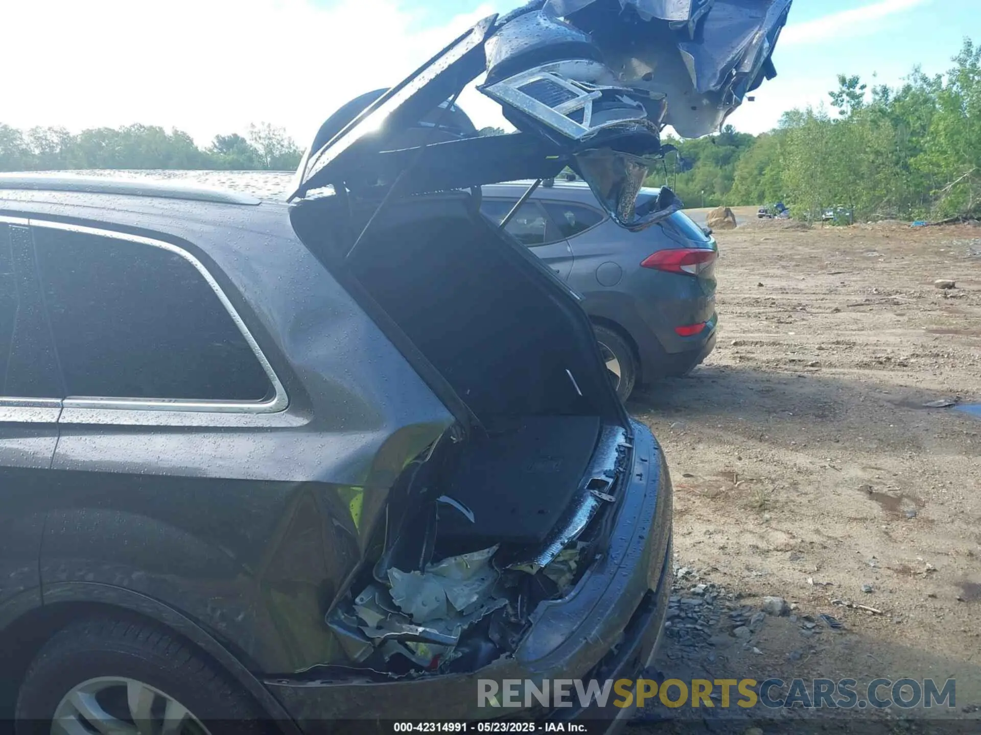 6 Photograph of a damaged car WA1LAAF78KD001374 AUDI Q7 2019