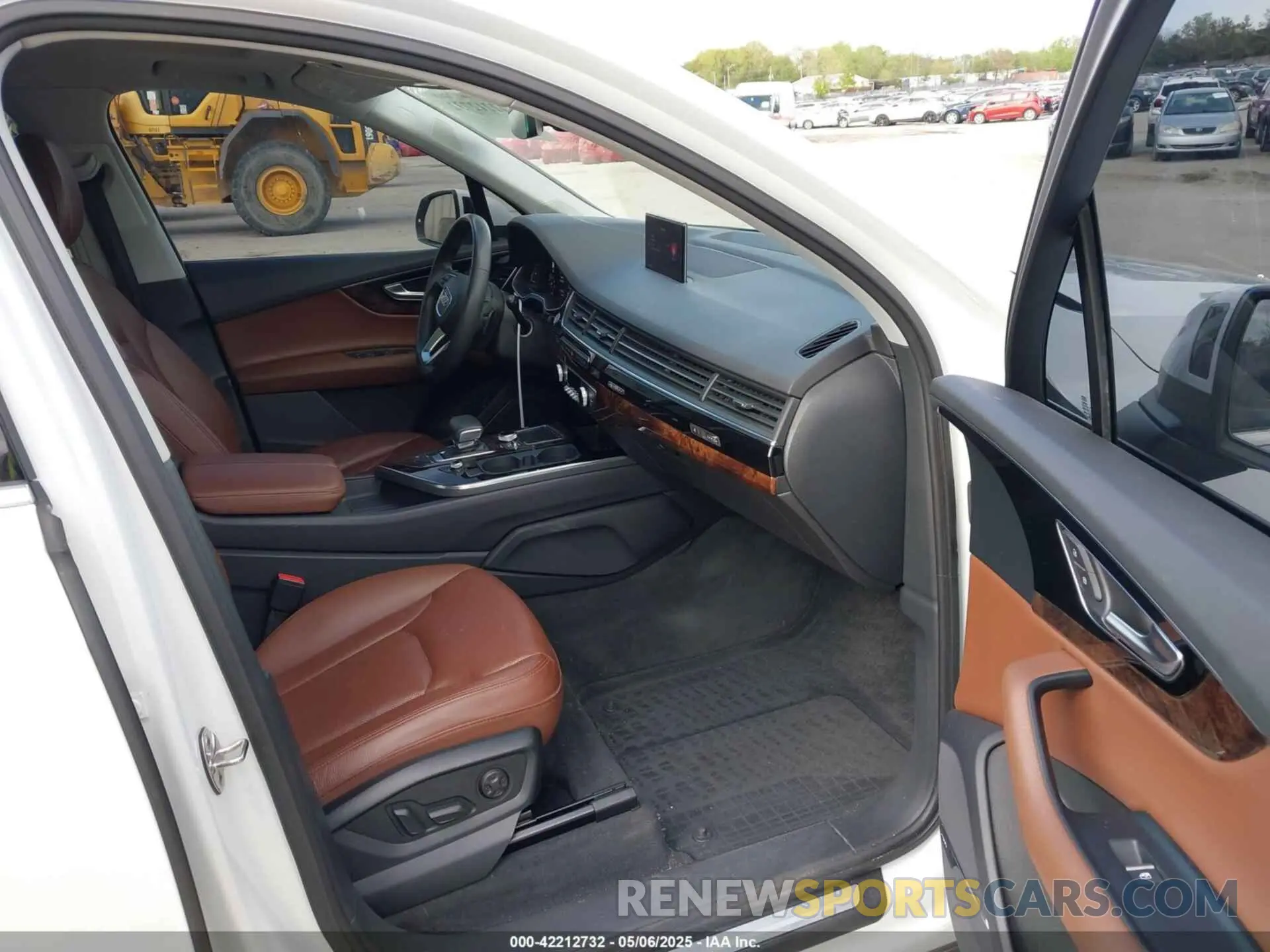 5 Photograph of a damaged car WA1LAAF78KD002413 AUDI Q7 2019