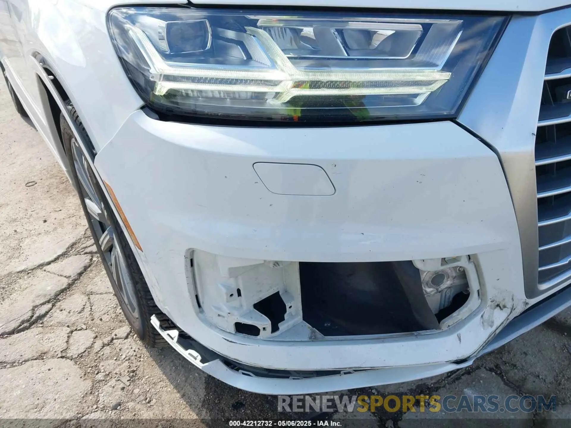 6 Photograph of a damaged car WA1LAAF78KD002413 AUDI Q7 2019
