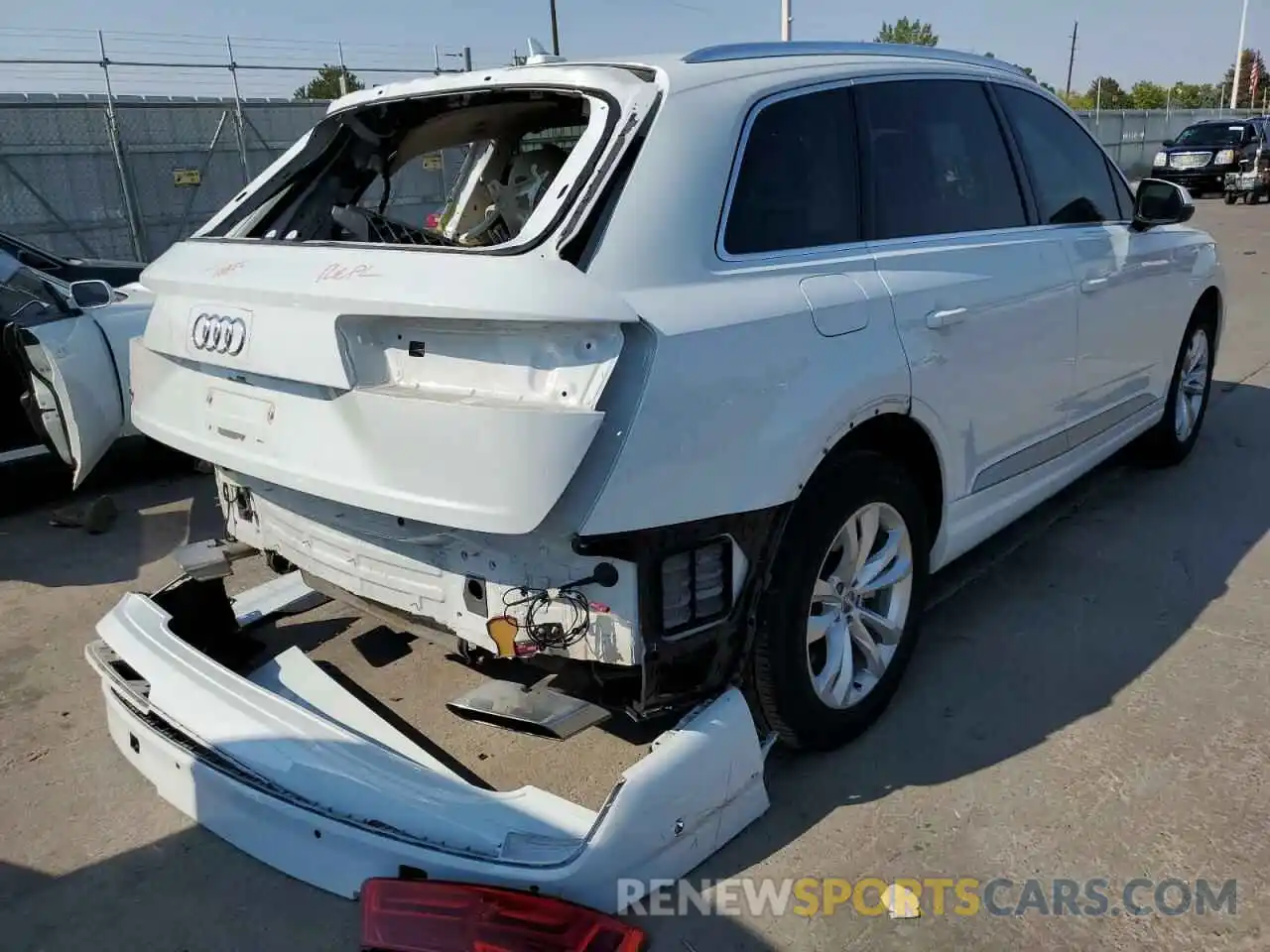 4 Photograph of a damaged car WA1LAAF78KD004713 AUDI Q7 2019