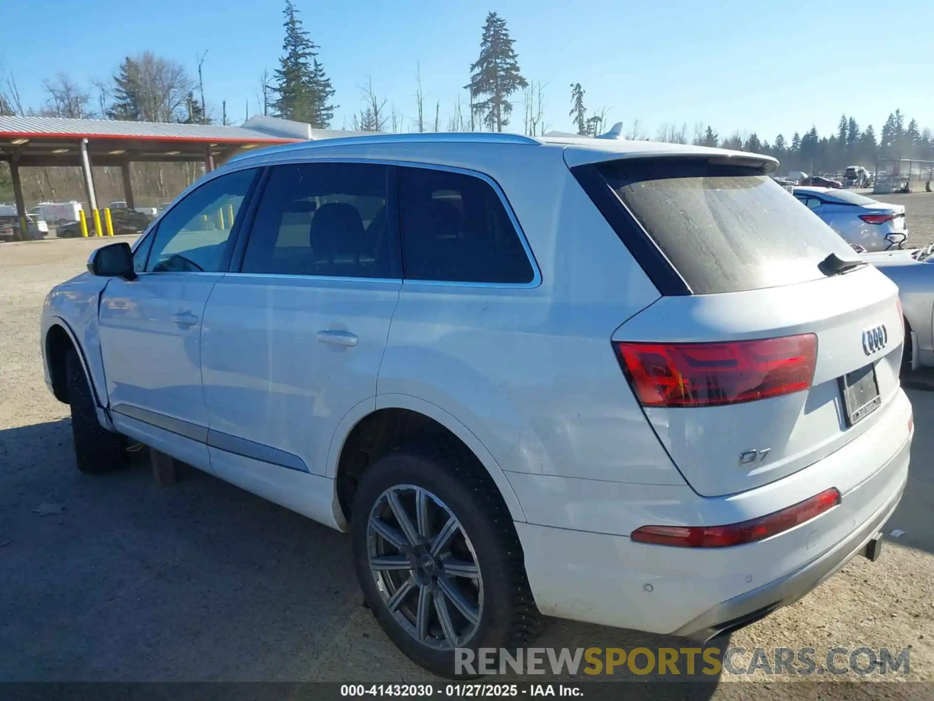 14 Photograph of a damaged car WA1LAAF78KD006428 AUDI Q7 2019