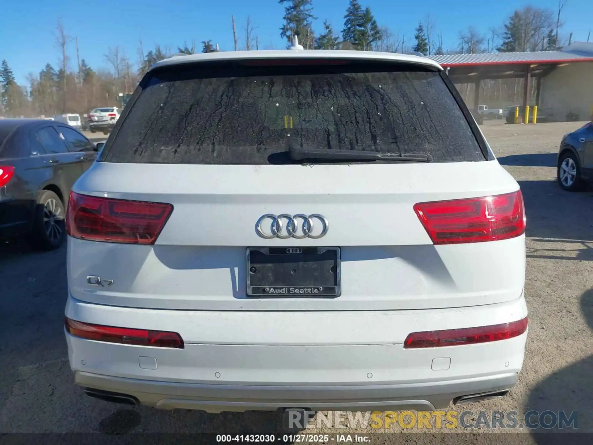 16 Photograph of a damaged car WA1LAAF78KD006428 AUDI Q7 2019