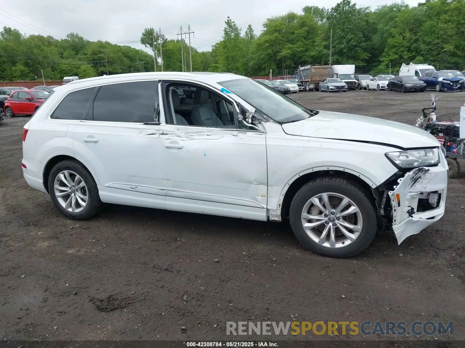 13 Photograph of a damaged car WA1LAAF78KD008289 AUDI Q7 2019