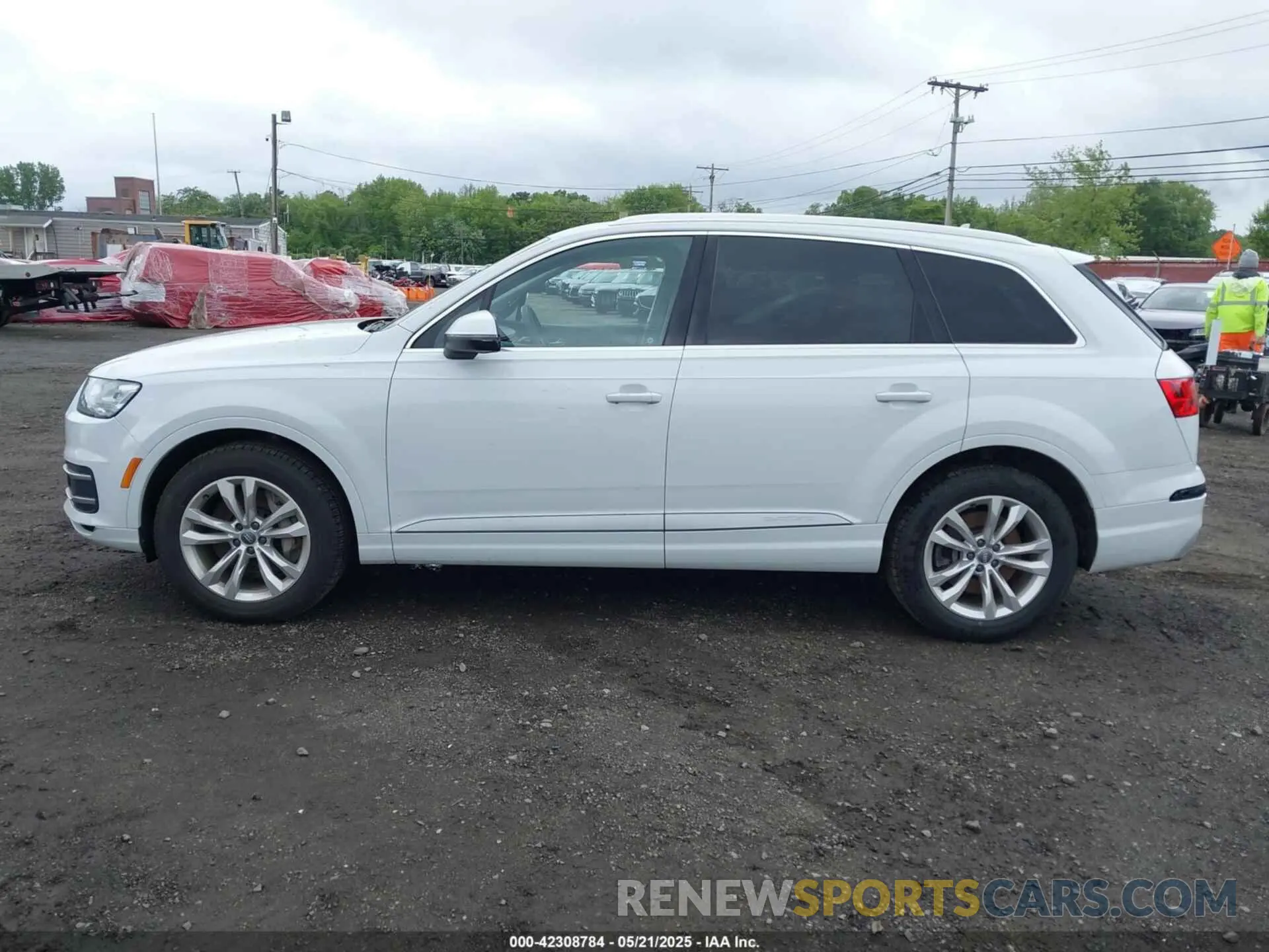 14 Photograph of a damaged car WA1LAAF78KD008289 AUDI Q7 2019