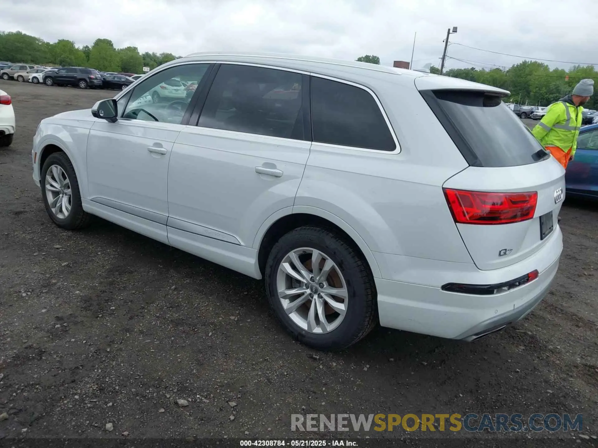 3 Photograph of a damaged car WA1LAAF78KD008289 AUDI Q7 2019