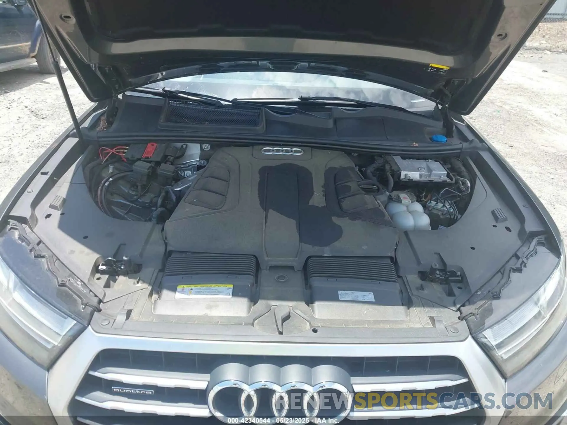 10 Photograph of a damaged car WA1LAAF78KD012598 AUDI Q7 2019