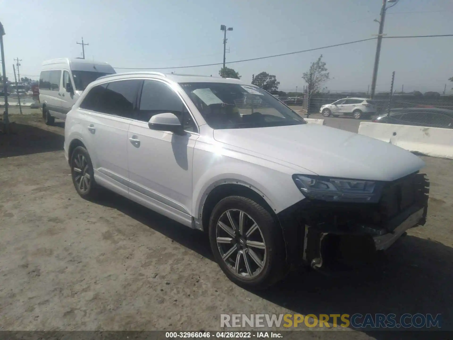 1 Photograph of a damaged car WA1LAAF78KD013430 AUDI Q7 2019